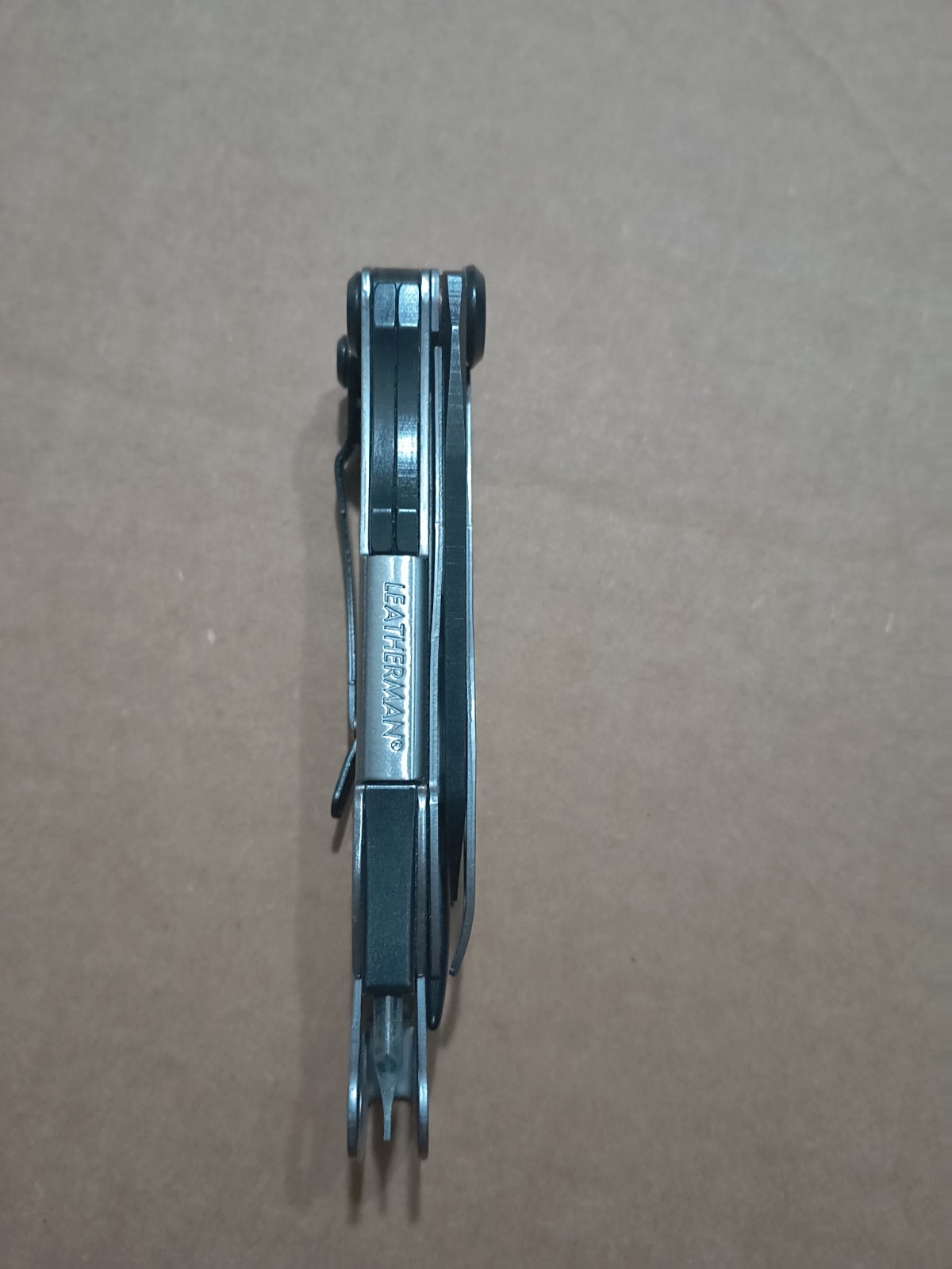 Leatherman SKELETOOL “Tuxedo” Black & Silver Discontinued