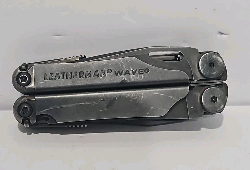 Leatherman Wave Original Black Oxide multi-tool w/ Sheath