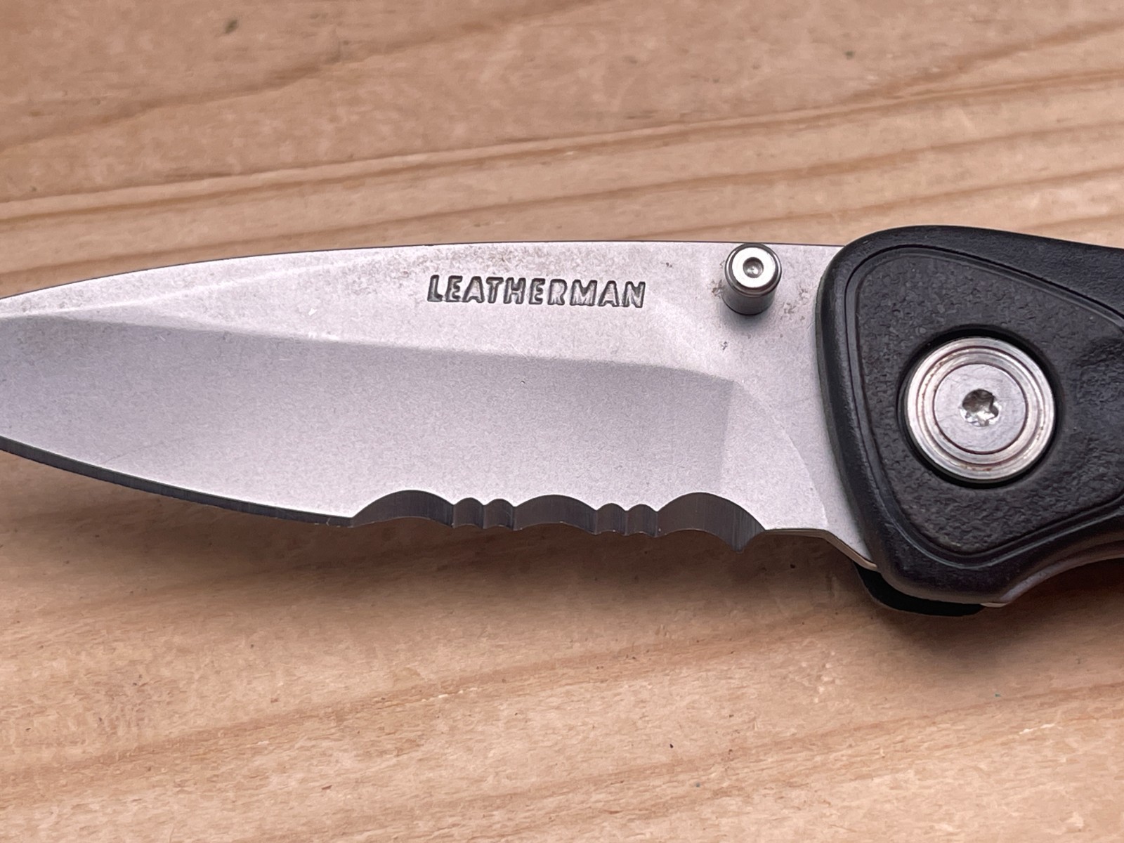 Leatherman E301 Satin Combo Edge w/Bottle Opener Clip Folding Pocket Knife