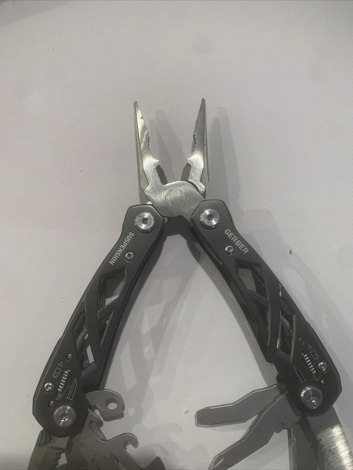 Gerber Suspension Color Black  Multi Tool New clean item With Nylon Sheath Case