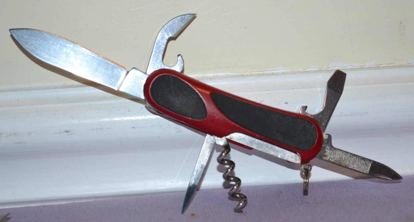 Wenger Delemont EvoGrip 10 Swiss Army 85mm Black/Red Multitool Knife – Great