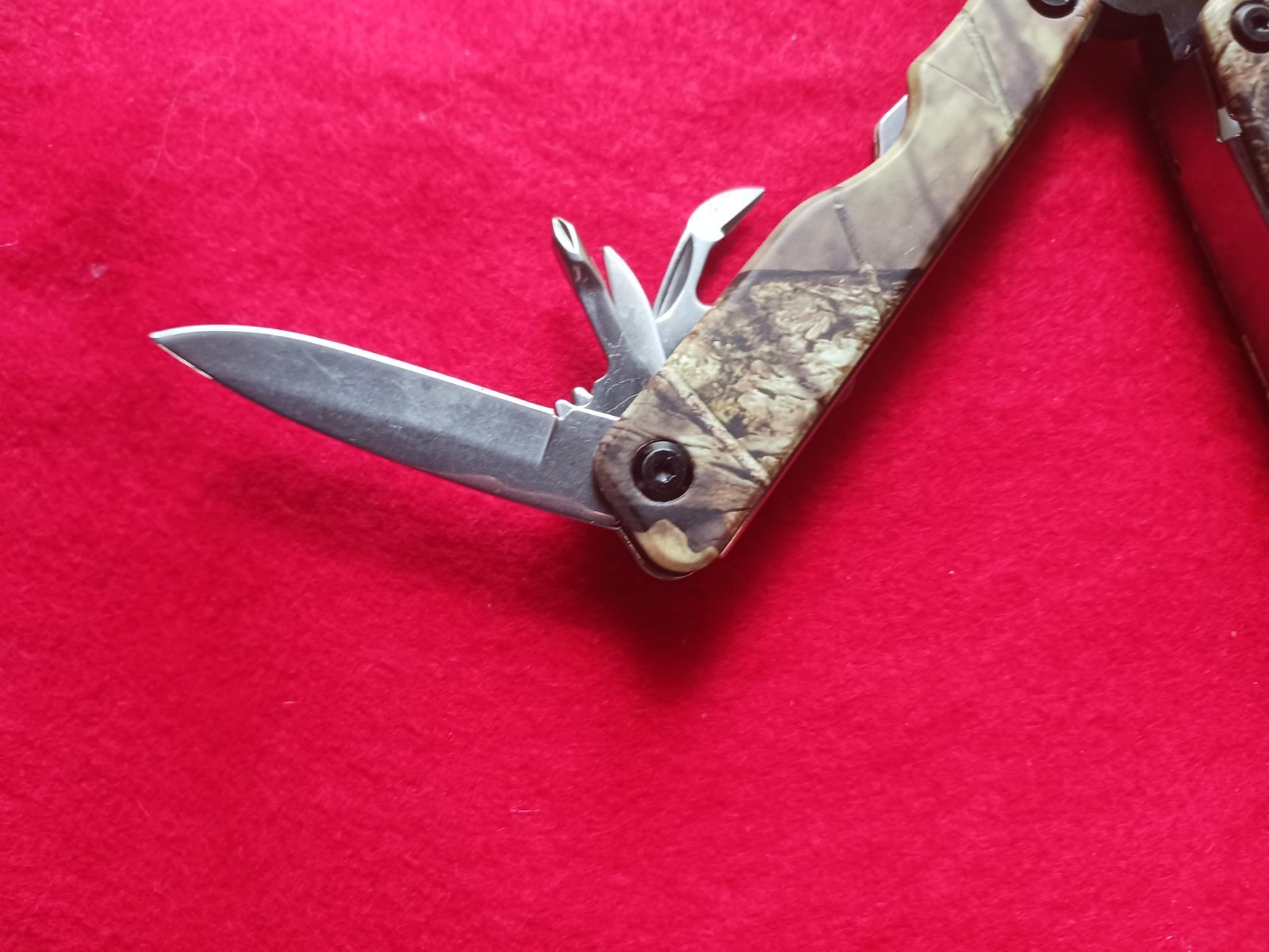 MOSSY OAK Multi-tool 13 in 1 Multi Function Pliers Folding Pocket Tool w/ Sheath