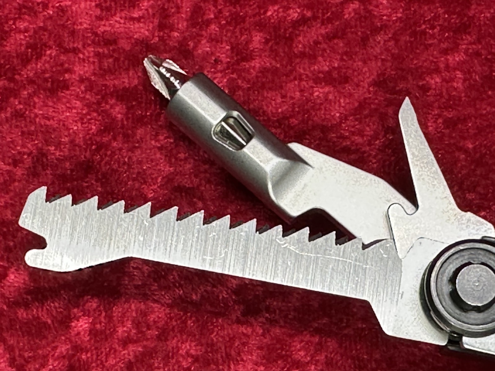 Gerber Armbar Trade Onyx Multi-Tool 6 Tool Knife Bit Holder w/Pocket Clip (582)
