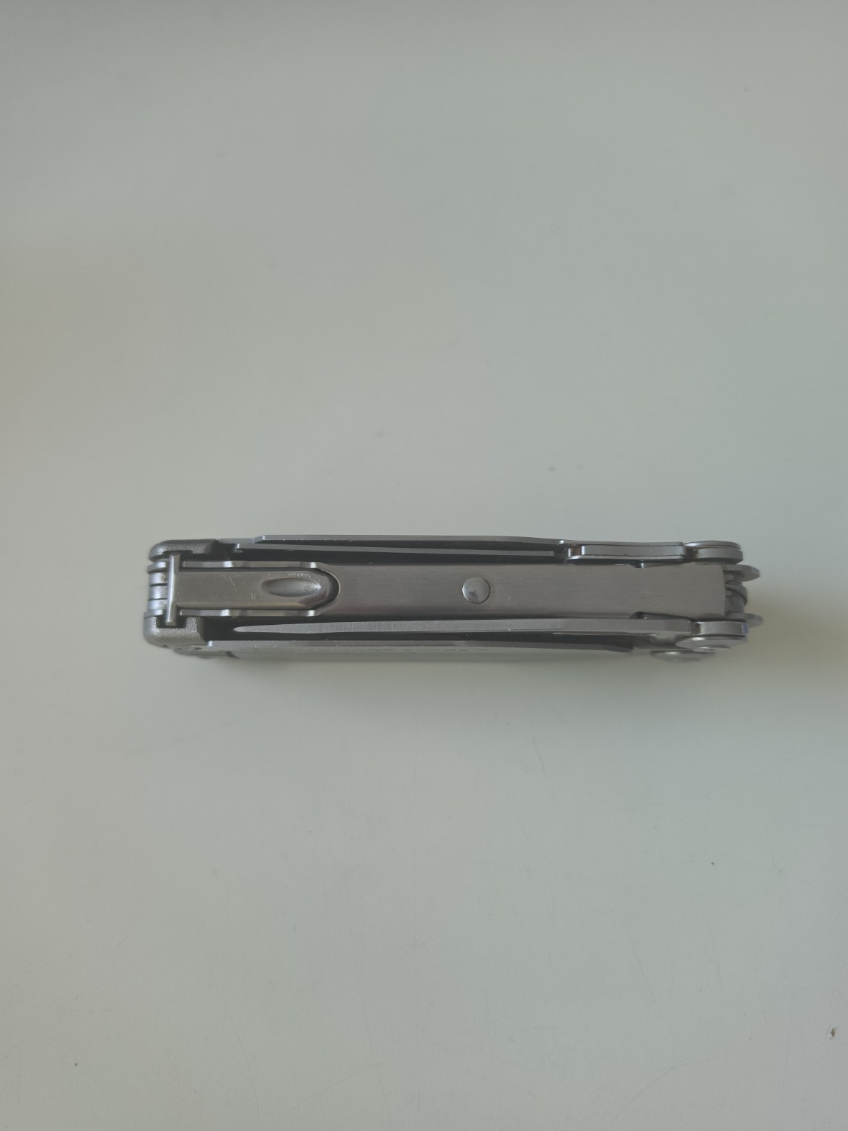 LEATHERMAN SURGE 19-In-1 Heavy Duty Multitool Locking Blade Xchanger