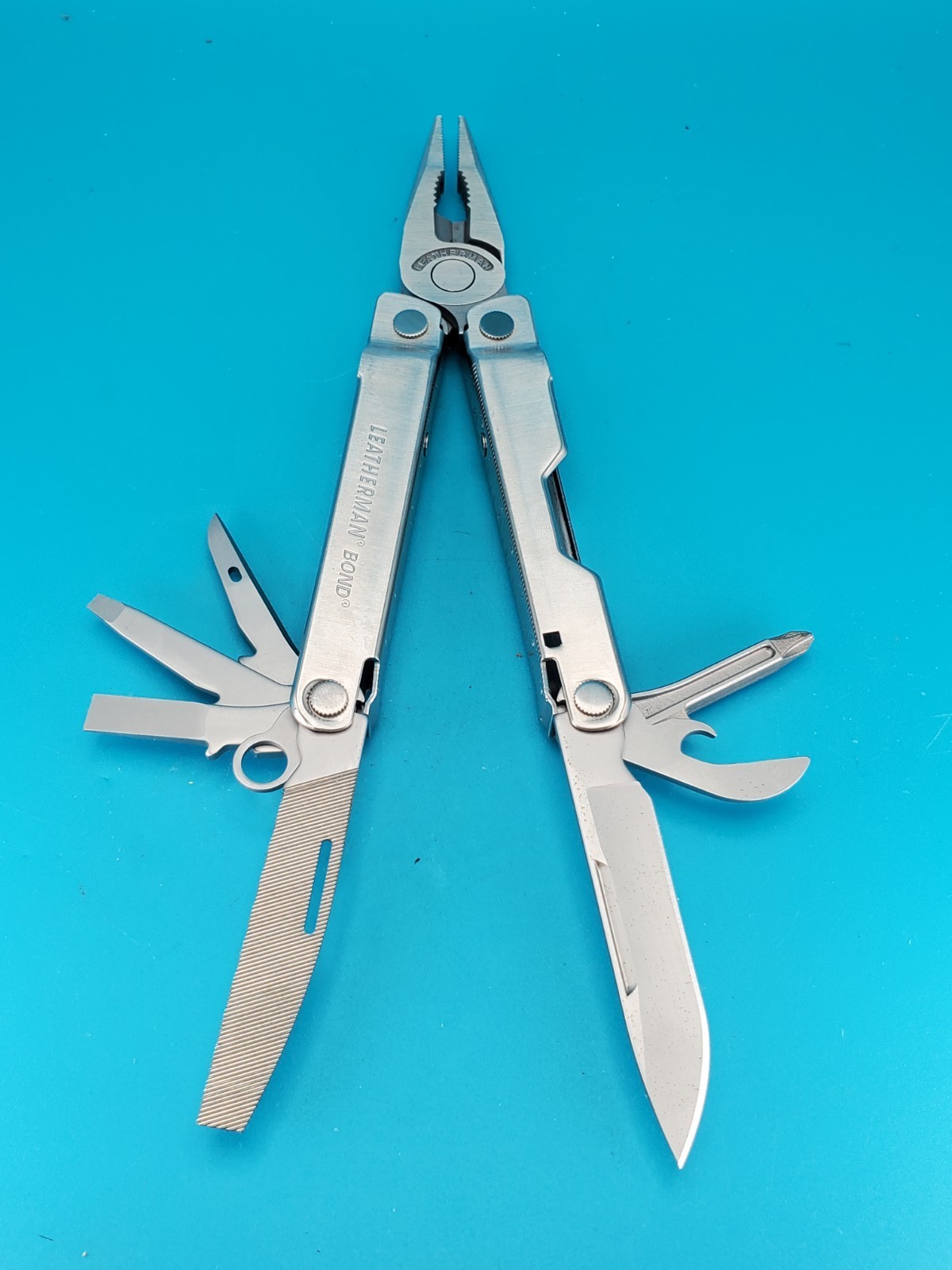 LEATHERMAN Bond Multitool, Stainless Steel Everyday Tool!