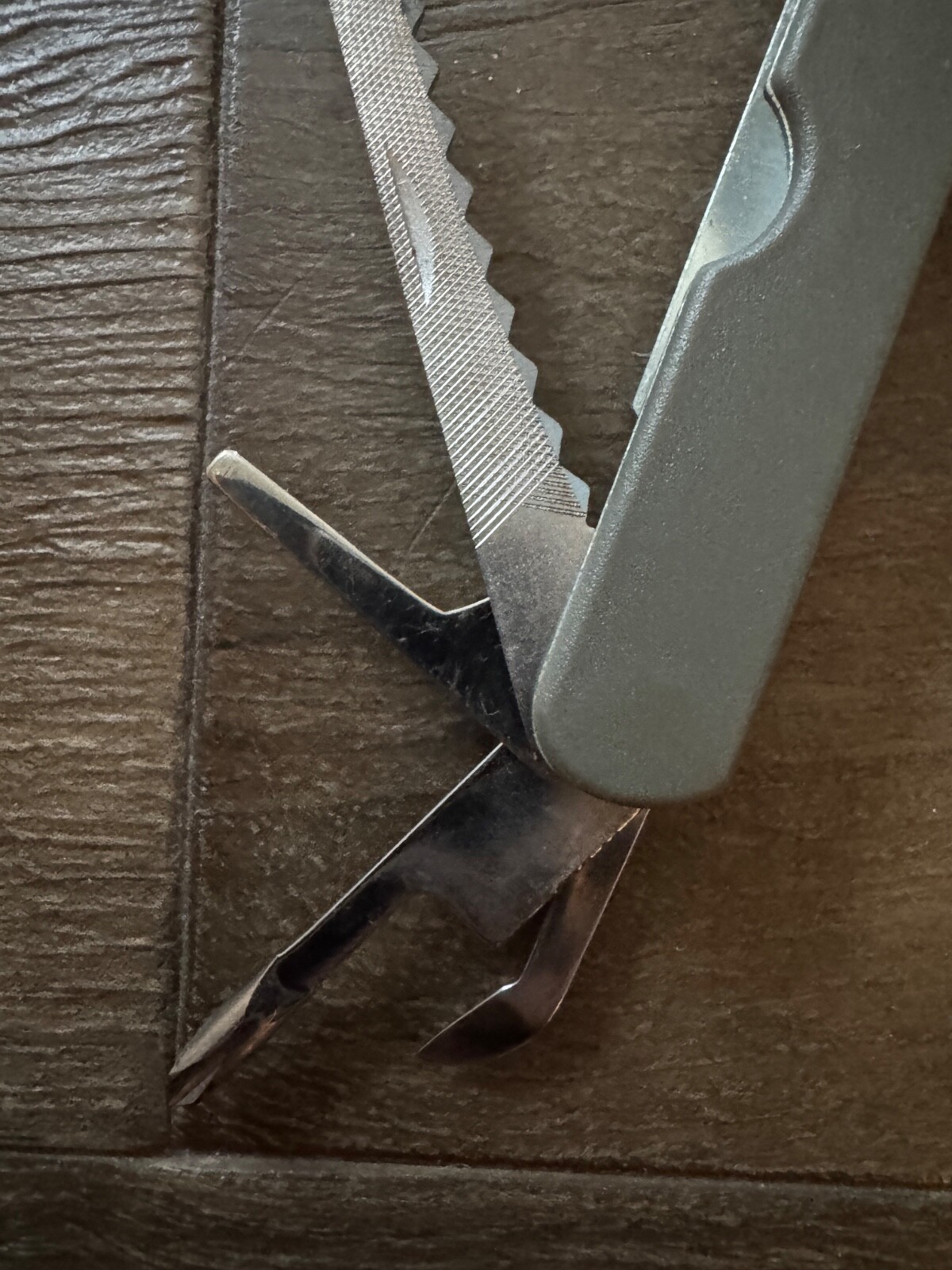 Bell Brand – Mat Gray 4” Steel Multi Tool with Pliers, Knife, Sm Screwdrivers