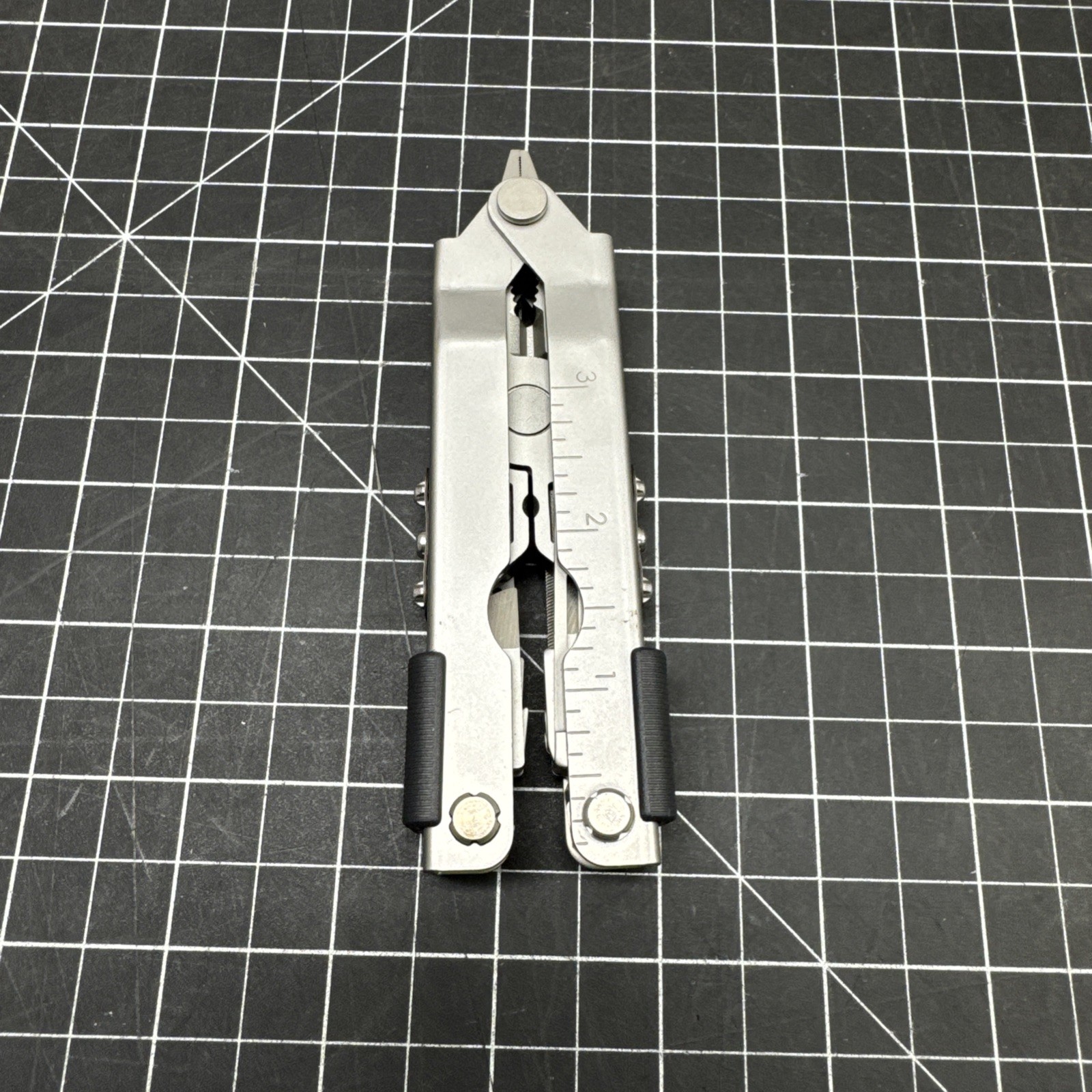 Gerber USA MP 600 Multi-Plier Nice Condition MultiTool Multiplier W/ Sheath B