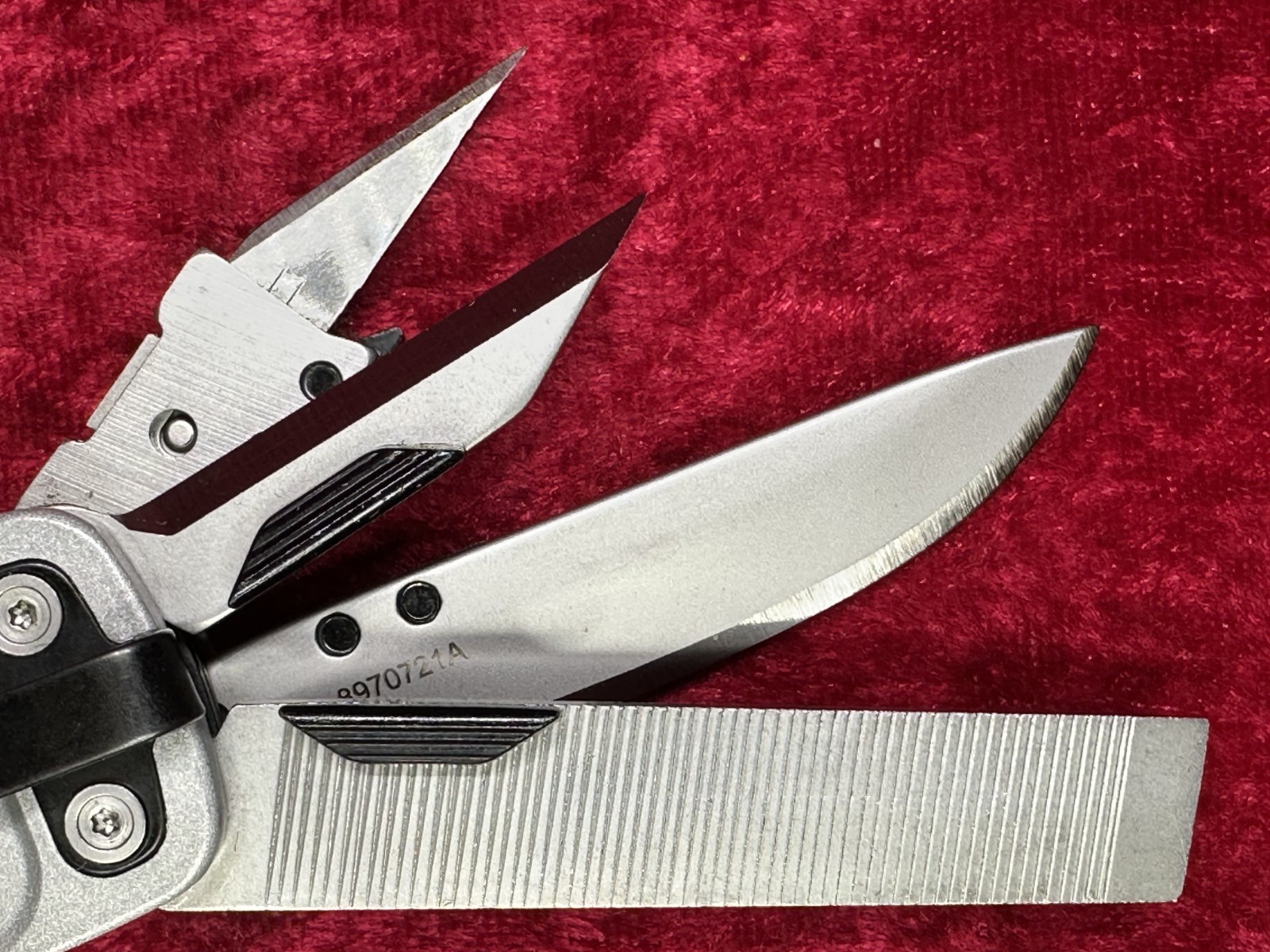 Gerber Lockdown Drive Aluminum Handle Pocket Multi-Tool 7-in-1 w/Pocket Clip(668