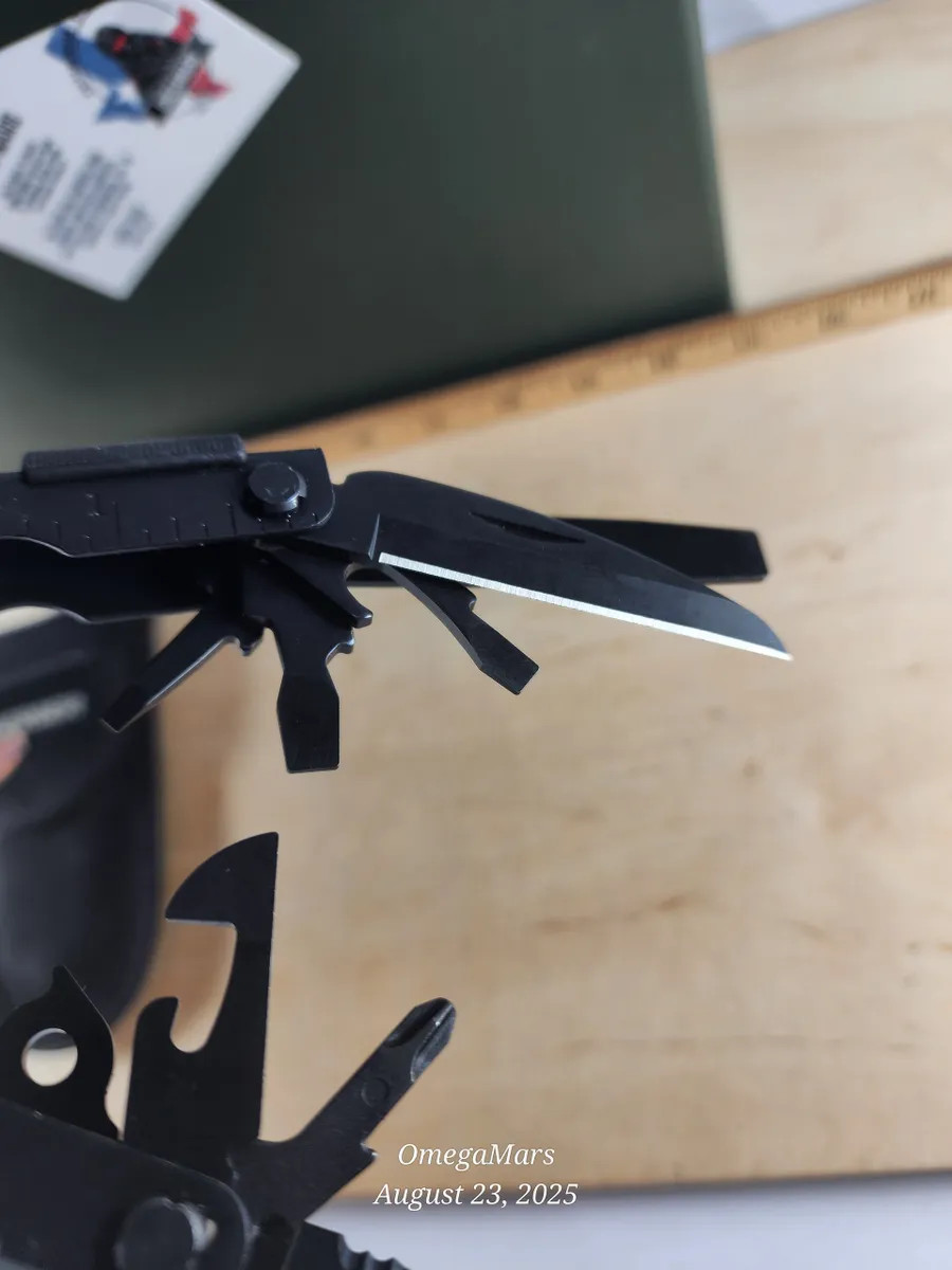 Gerber MP 600 Looks/feels brand new, w/sheath. #MP2 (MSRP 105)