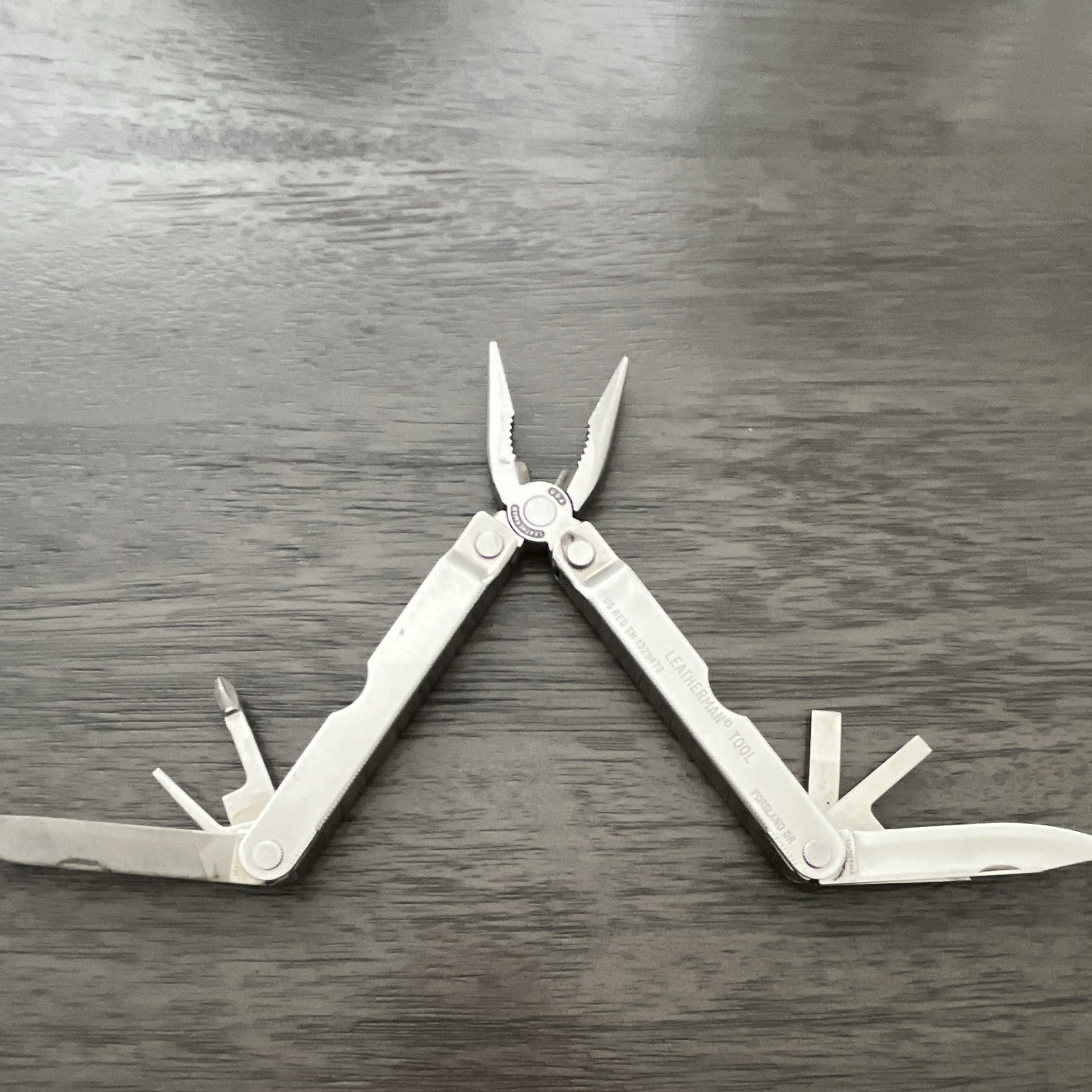 Leatherman PST Stainless Steel Multi-Tool Pliers Knife File w/ Sheath, 6 Tools