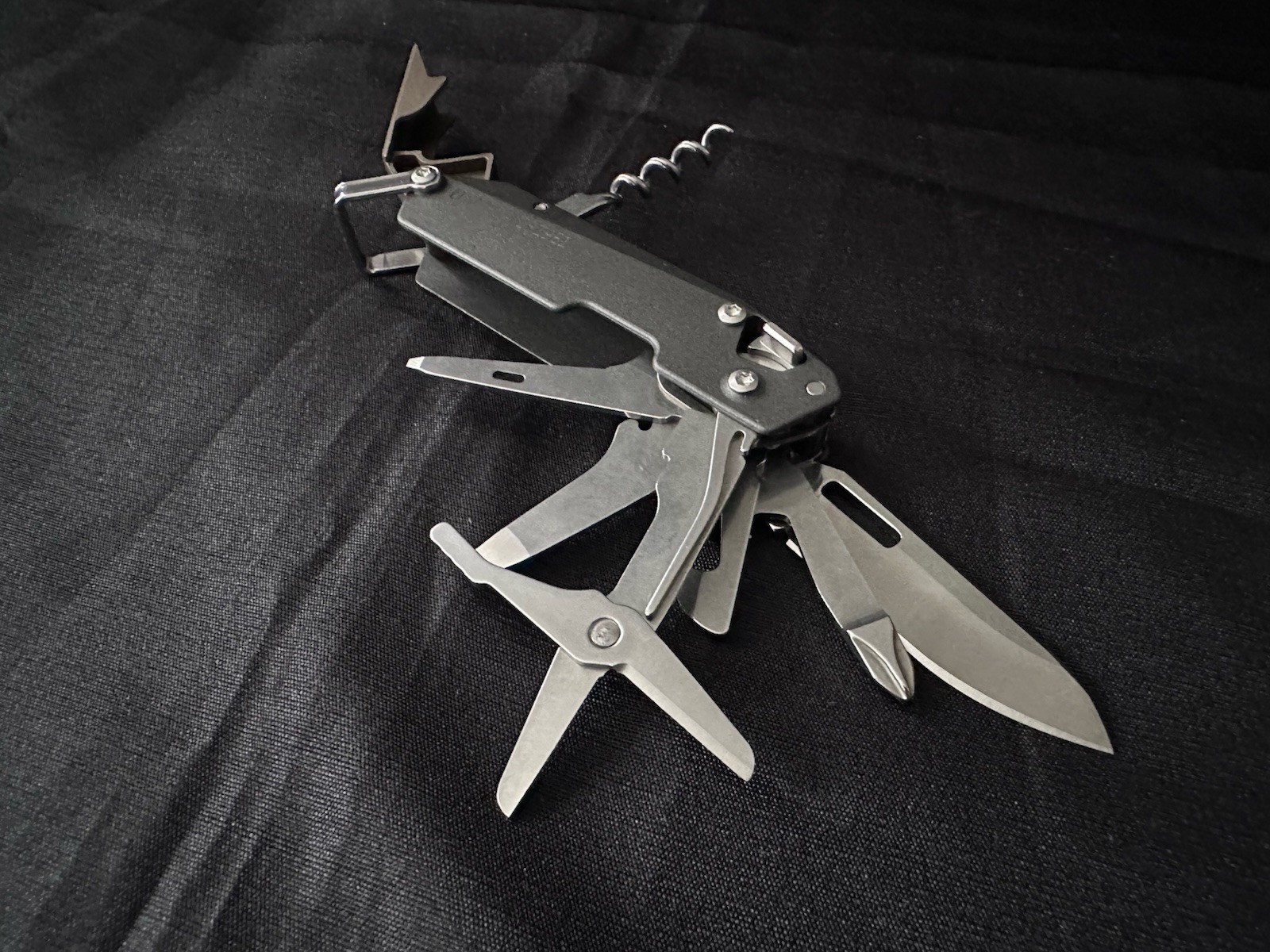 Leatherman Garage Batch #004 EUROPE 75 LE