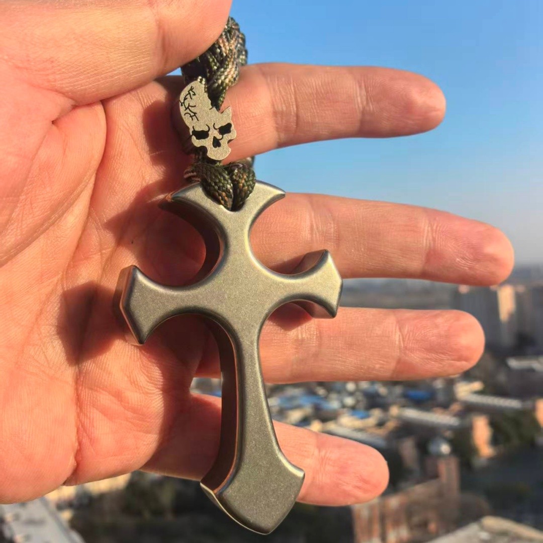 Cross/SkullPendant Titanium alloy TC4 Thickened by 12mm EDC Tool.