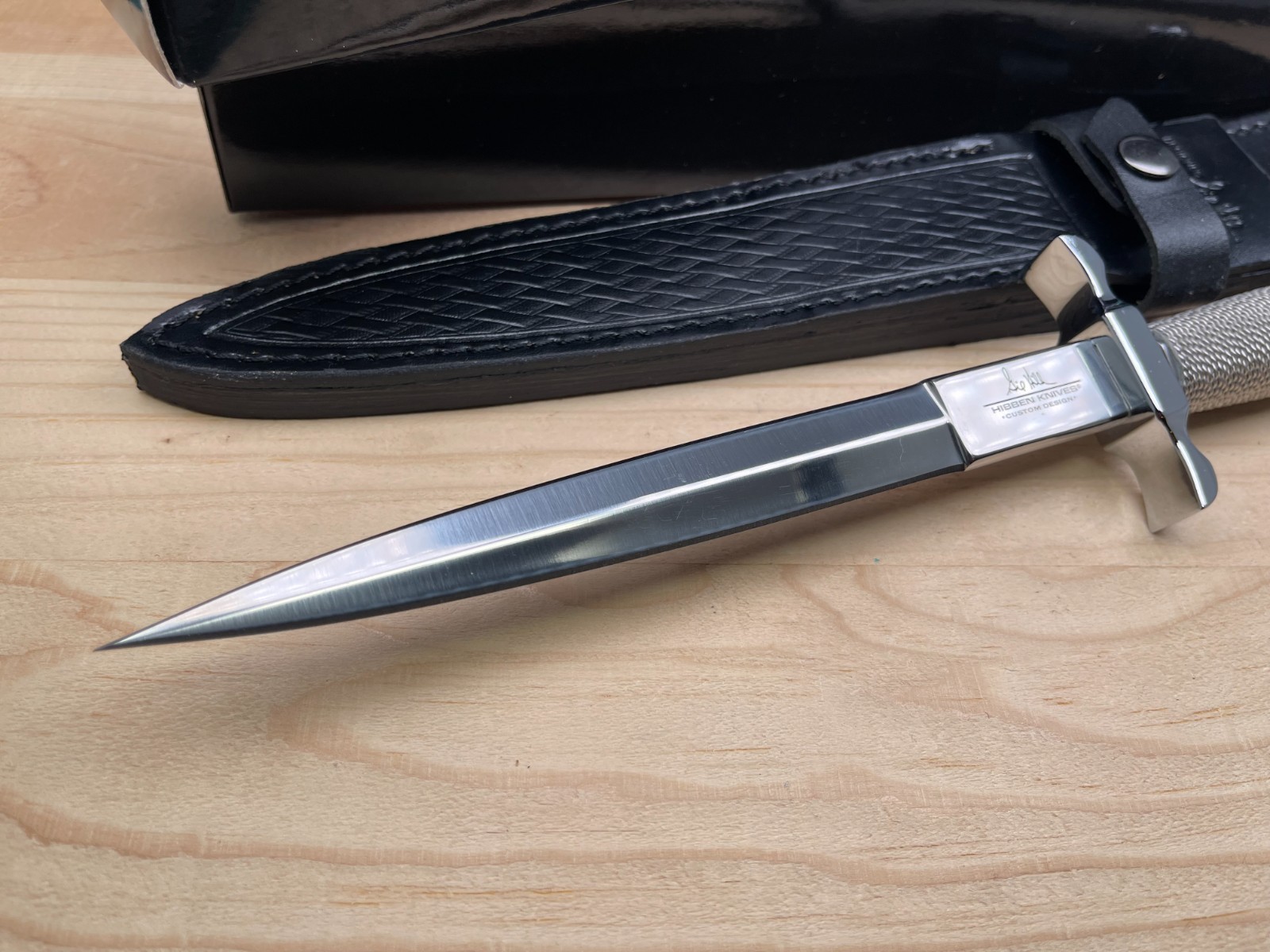 GIL HIBBEN Silver Shadow Dagger Knife With Leather Sheath – Double-Edged Blade