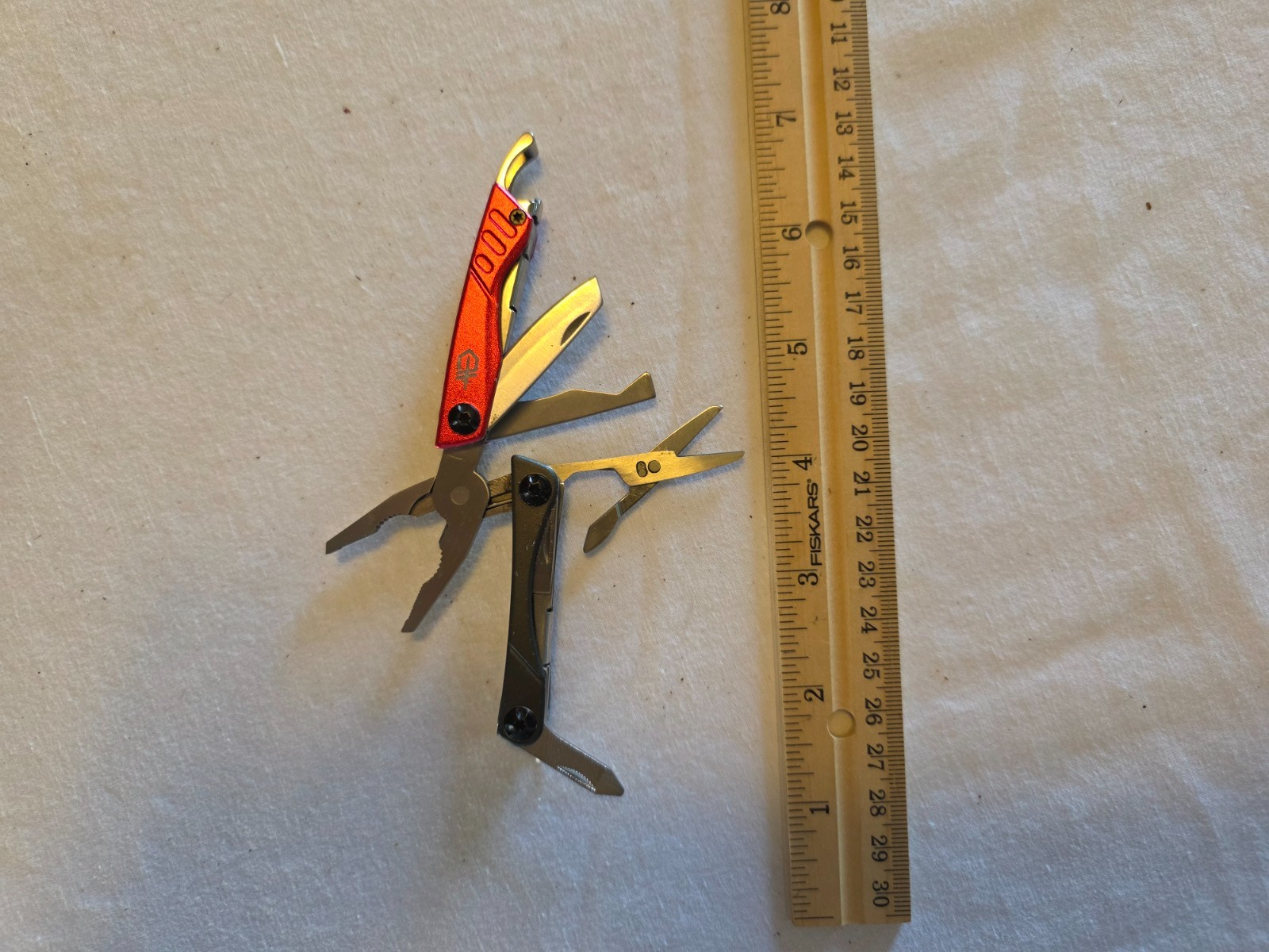 MT2601-019 – 4x Gerber Mini Multi-Tools + Case Free Shipping Used