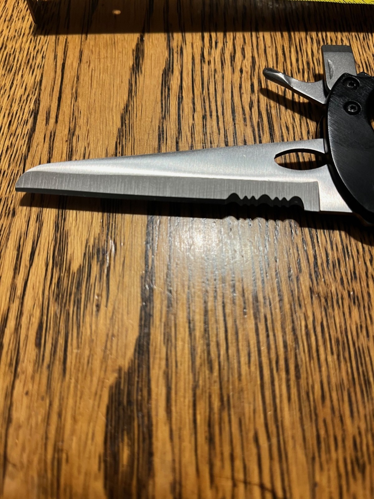 5 in 1 Carabiner Multi Tool Folding Knife Screwdriver Bottle Opener EDC