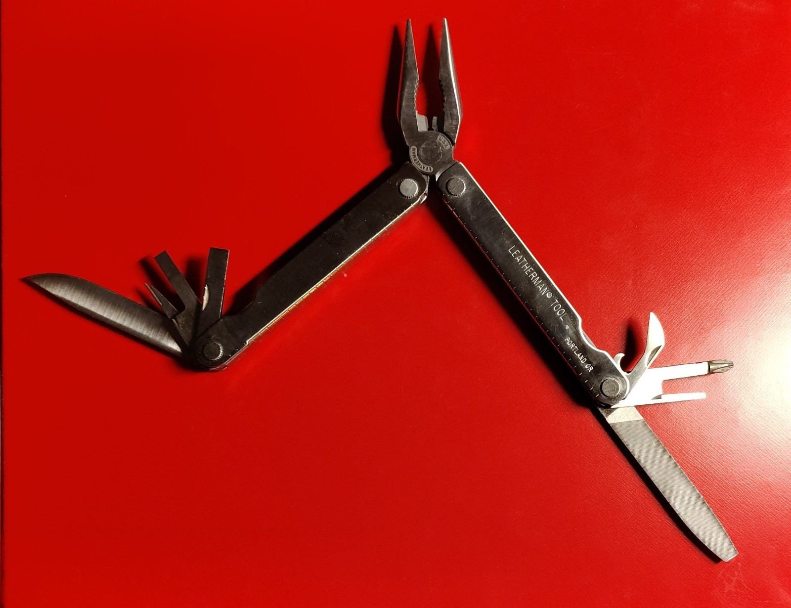 LEATHERMAN MULTI TOOL/Tool- WITH NYLON CASE NICE!