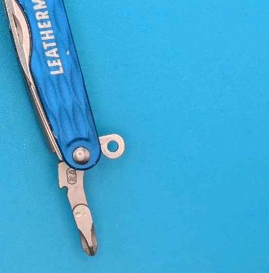 Leatherman Juice CS4 Multi Tool! Retired! COLUMBIA BLUE!