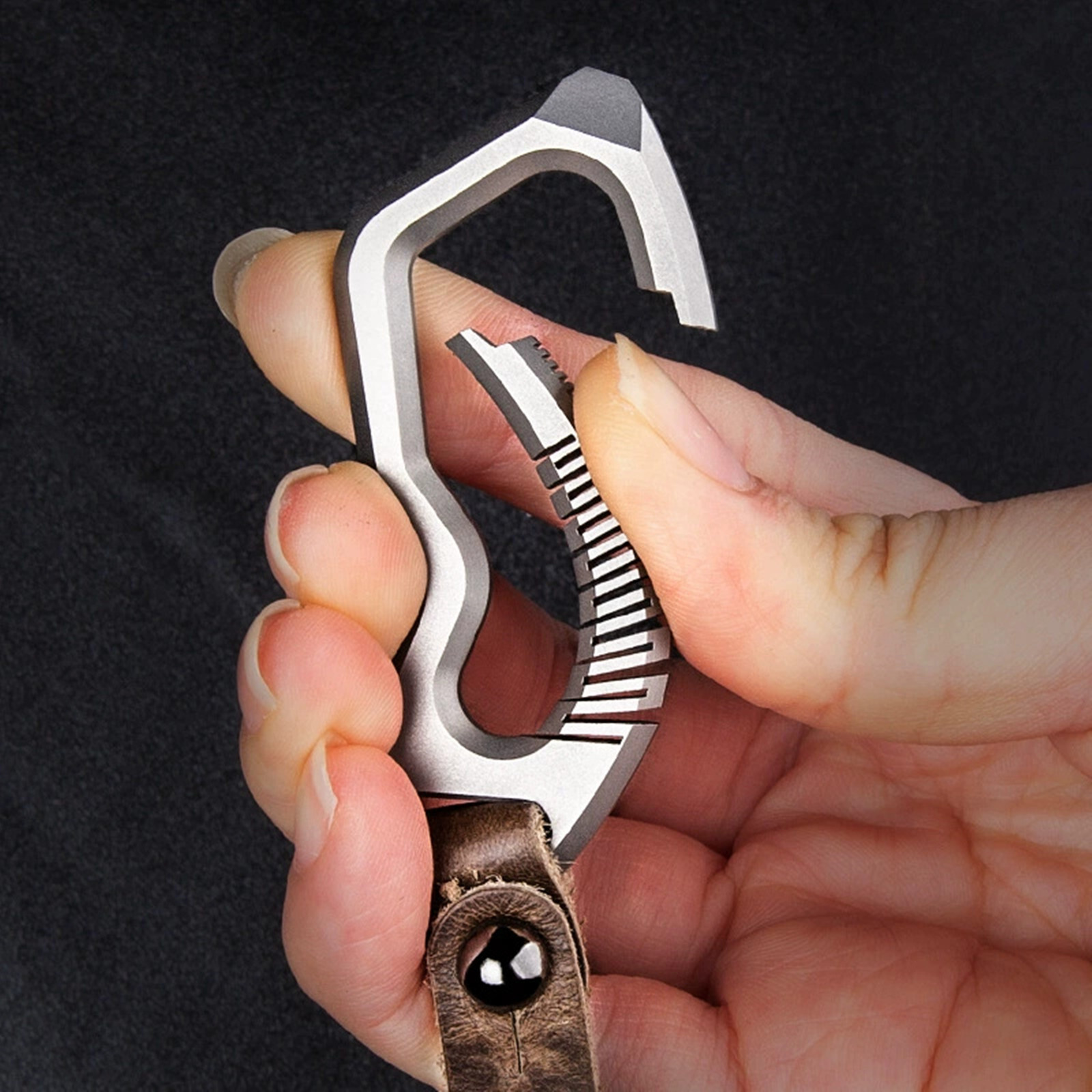 EDC Titanium Alloy Leather Porable Hanging Buckle Car Keychain Key Belt Waist