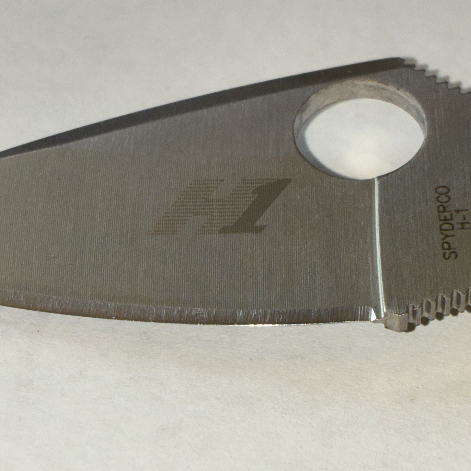 Spyderco C28PYL2 Dragonfly 2 Salt – Plain Edge H-1 Blade – Marine Yellow