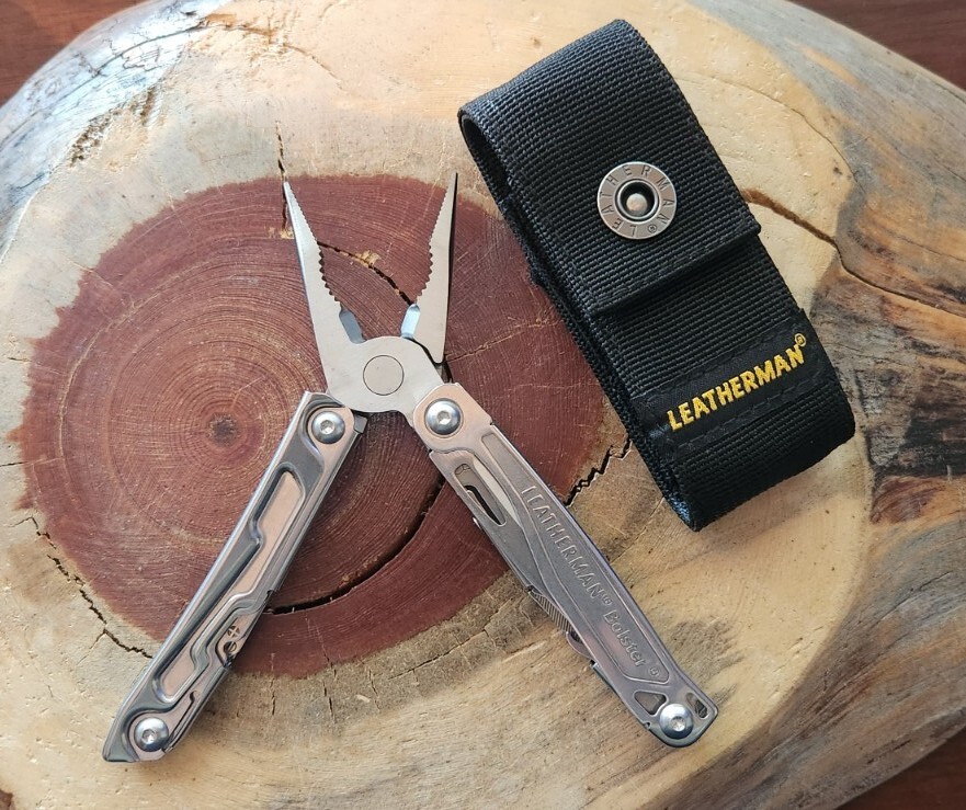 Leatherman Bolster Multi-Tool, Knife, Pliers w/Nylon Sheath – Great T89
