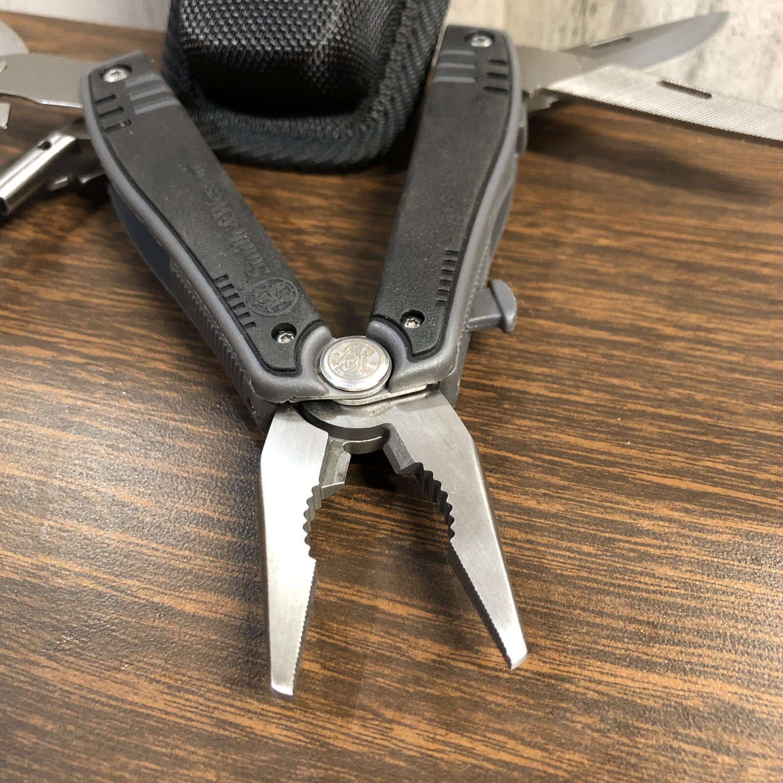 Smith & Wesson Multi-Tool SWMT2CP