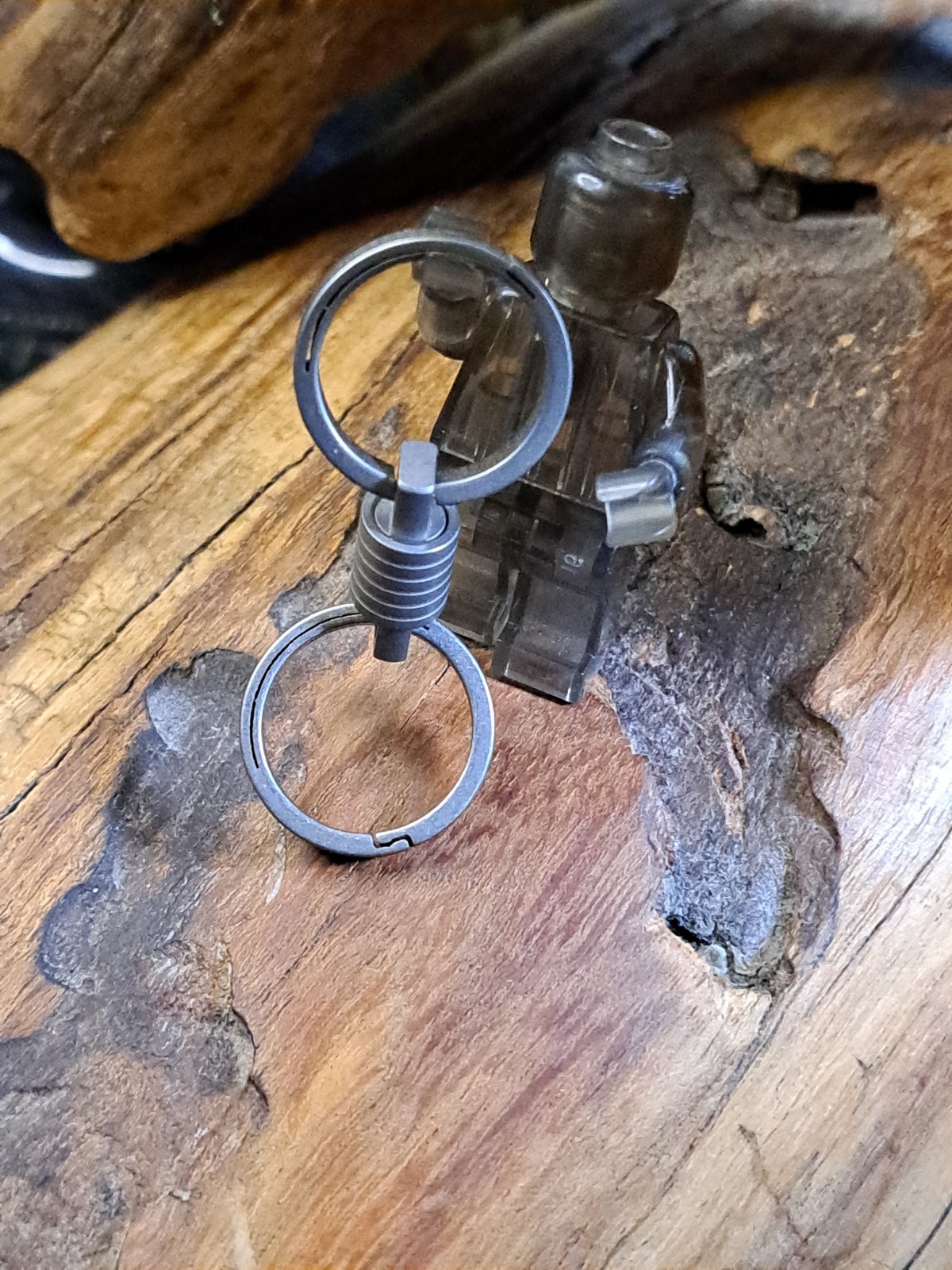 Pro Mini Series Titanium Swivel With 17.5mm Titanium Quicksnap Keyrings