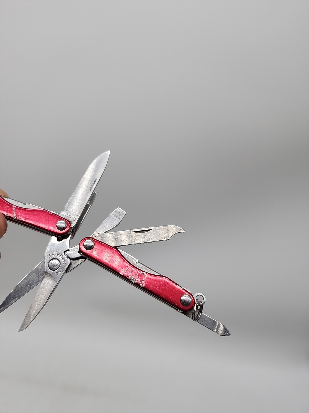 LEATHERMAN SQUIRT S4 MINI TOOL SCISSORS KNIFE MULTI TOOL RED