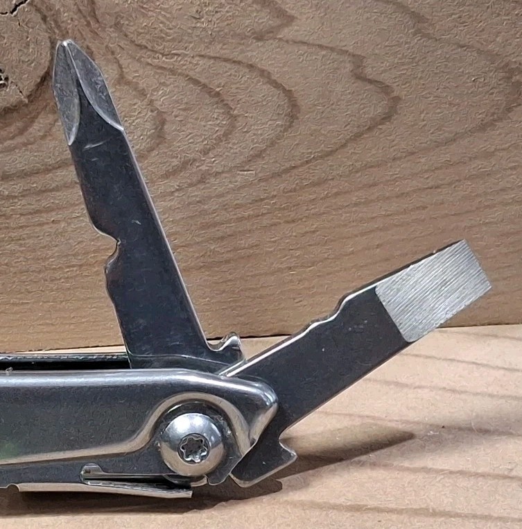 LEATHERMAN BOLSTER MULTI-TOOL EXCELLENT CONDITION SEE PICTURES FOR MORE DETAILS