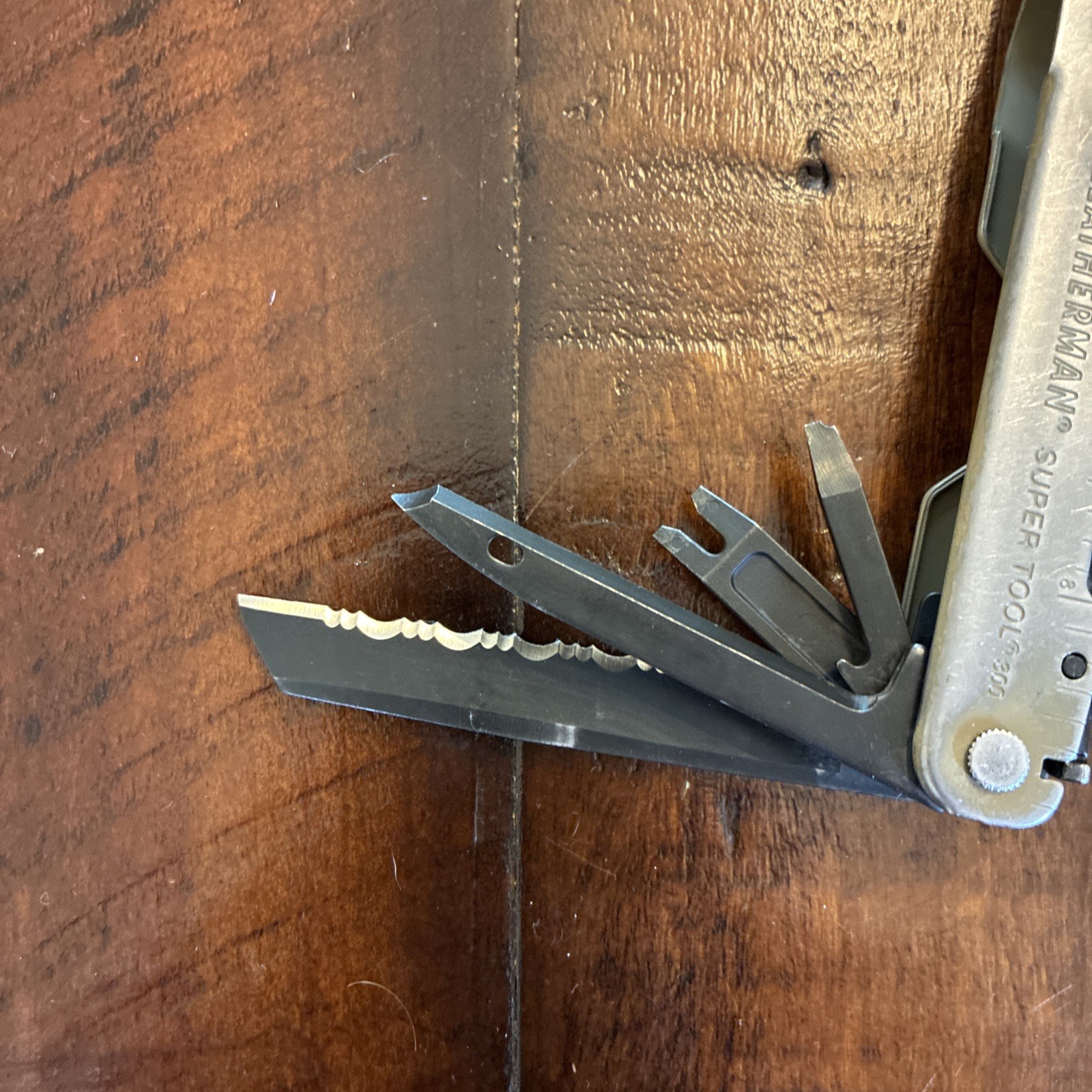 Leatherman Super Tool 300 Multitool Desert Tan / Oxide – Very Good