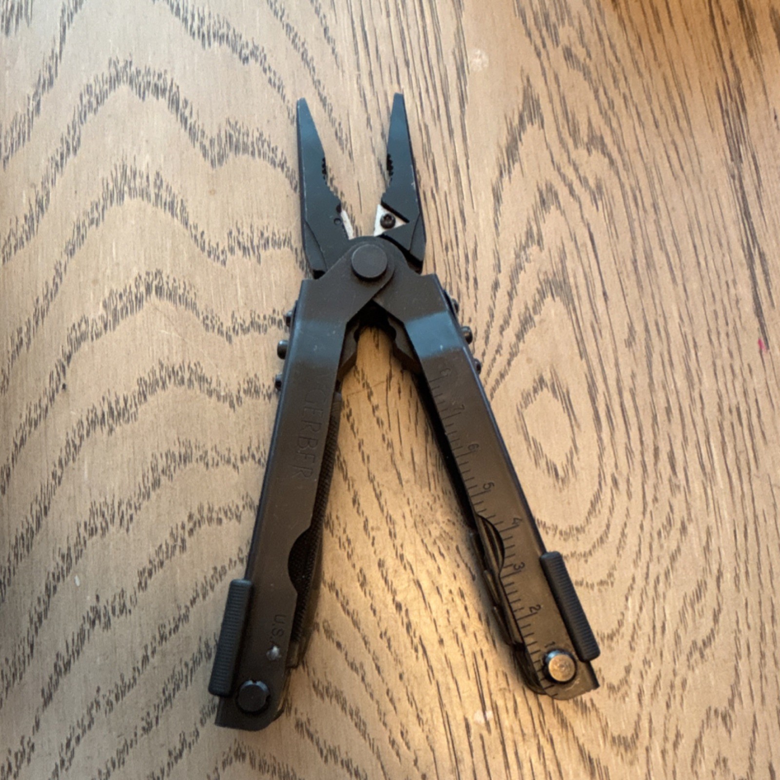 Gerber Multi-Tool Black Stainless Steel Plier Knife Screwdriver Sheath Ruler