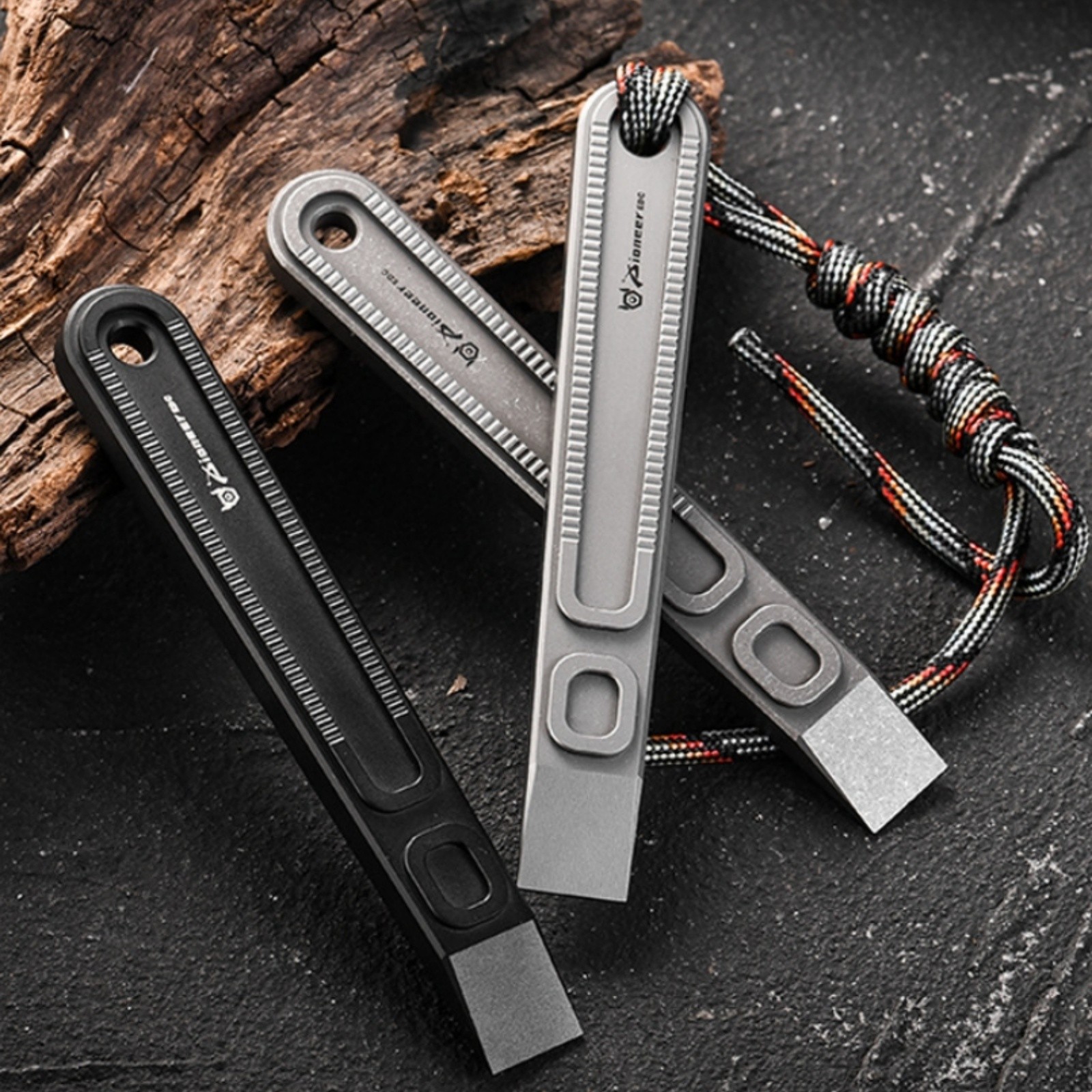 Titanium Alloy EDC Mini Pry Bar Keychain Multitool Survival Gear Portable