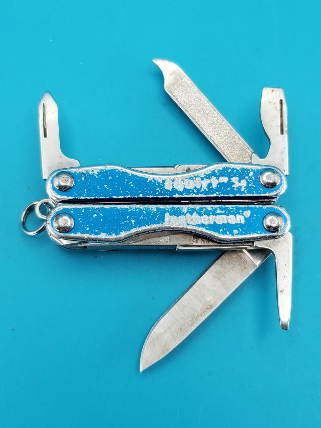 Leatherman “Squirt S4” Stainless Steel Multi Tool! BLUE!