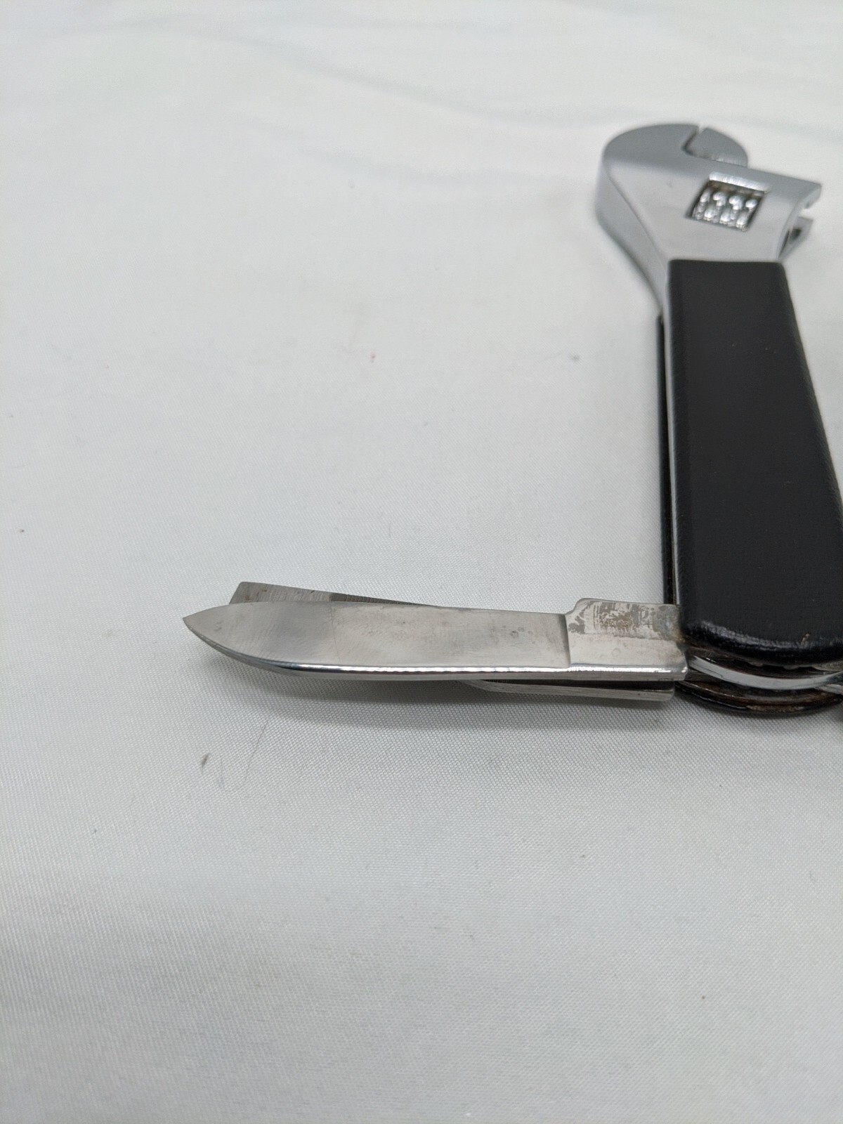 Multitool Wrench Screwdricer Knife File 5.5″