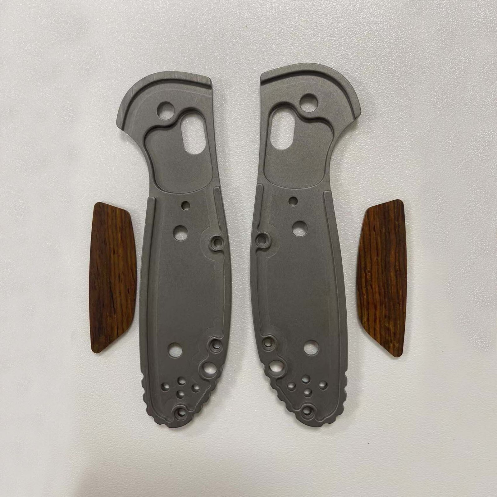 TC4 inlaid with Wood Handle Scale For Benchmade Griptilian 555/556