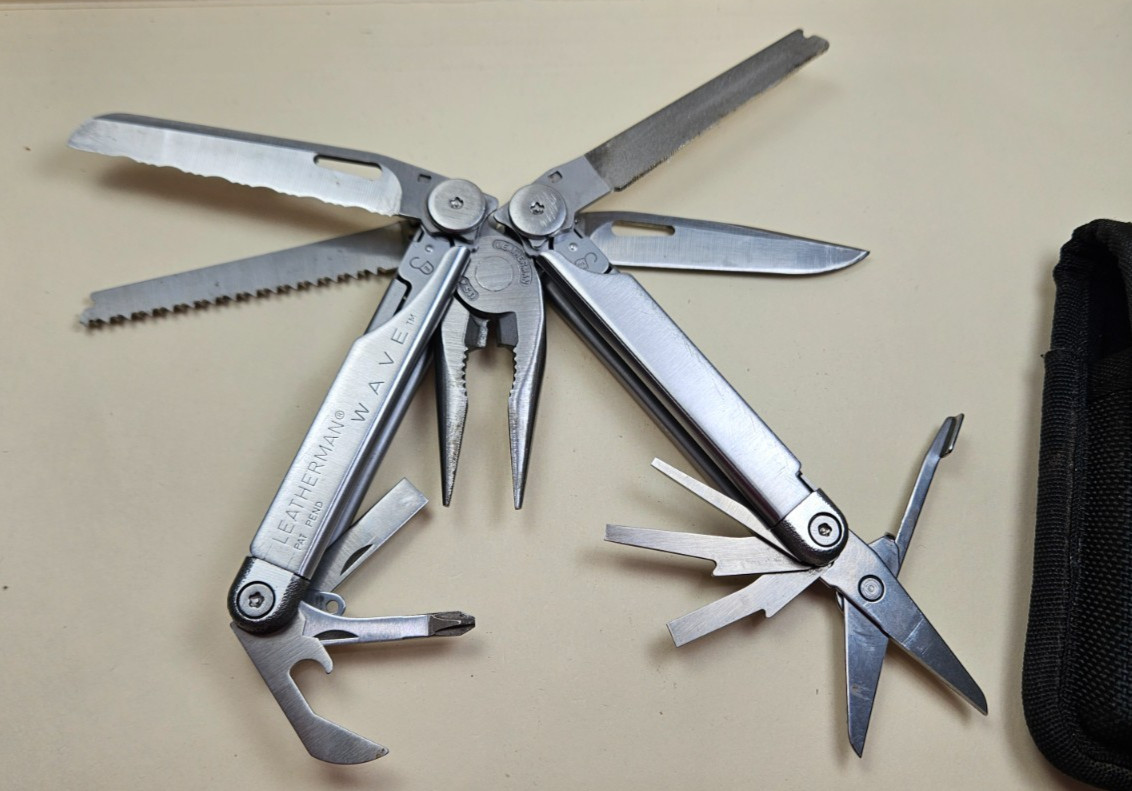 Leatherman Wave Original Multi Tool Knife Pliers with sheath Excellent