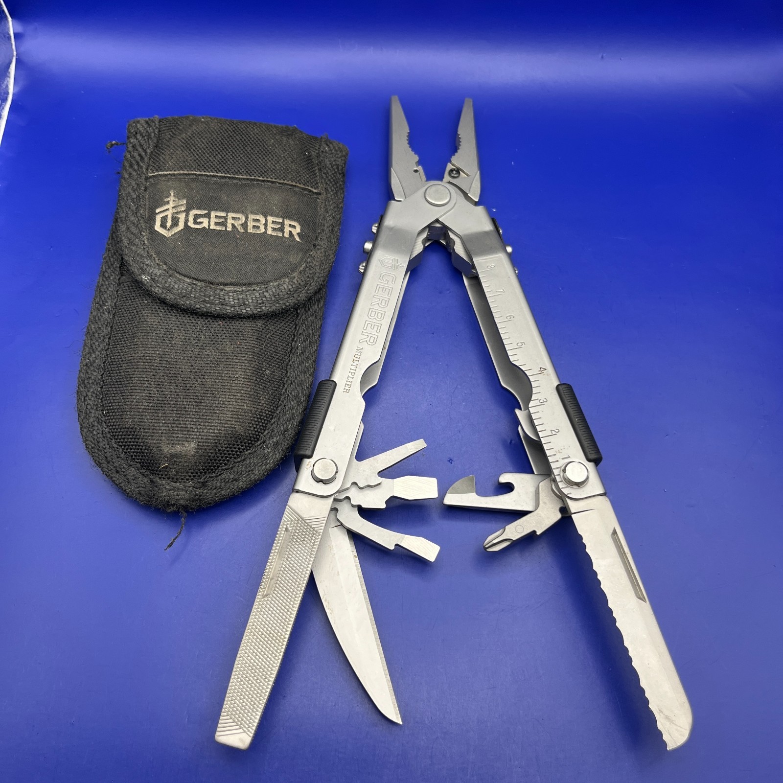 Gerber MP600 Multi-Tool Needle Nose Pliers Carbide Cutters w/ Sheath
