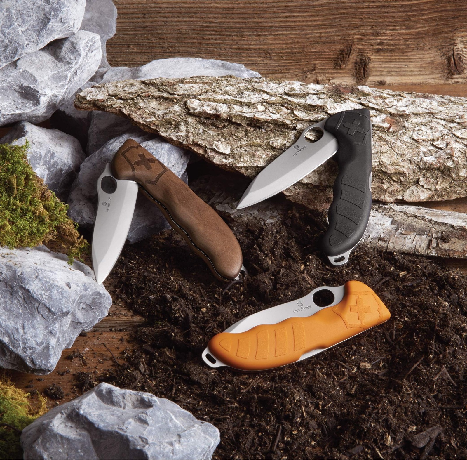 Victorinox Hunter Pro Pocket Knife Lock Blade and Lanyard Hole ‎Orange 0.9411