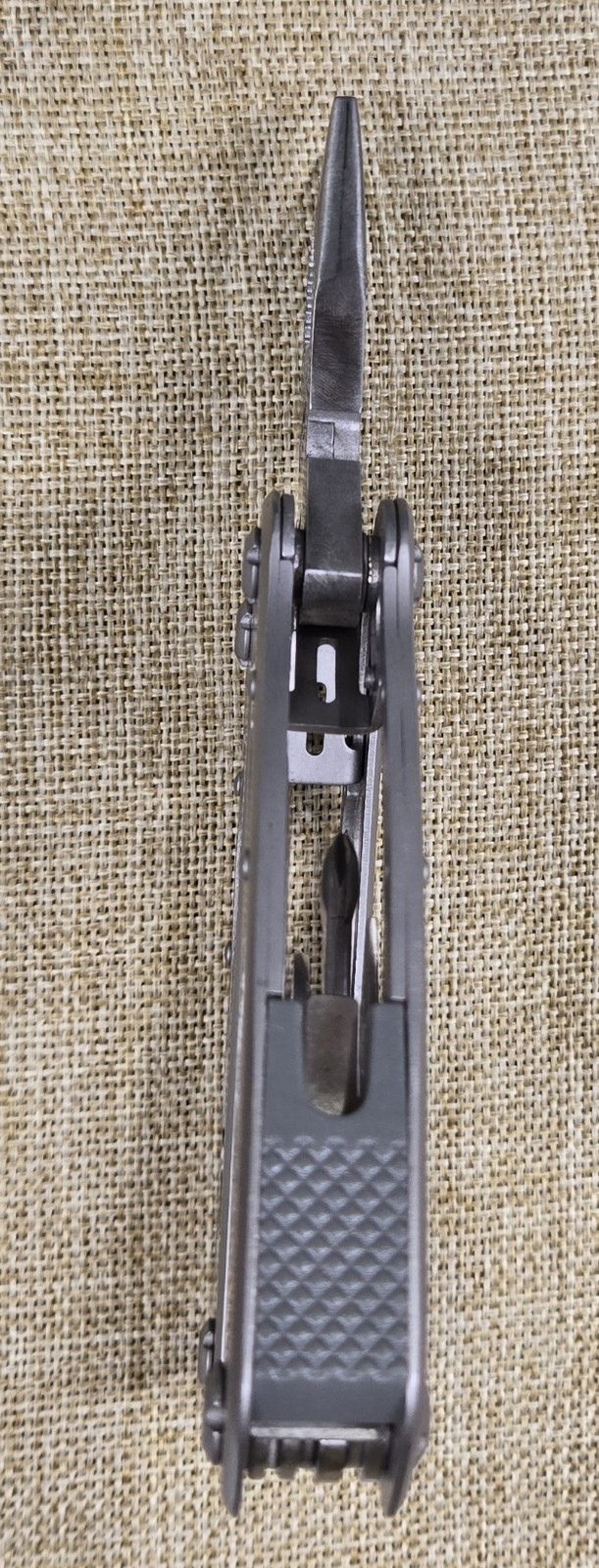 Duluth Trading Co 2CR Stainless Multi Tool Pliers Knife Saw New w/ Sheath
