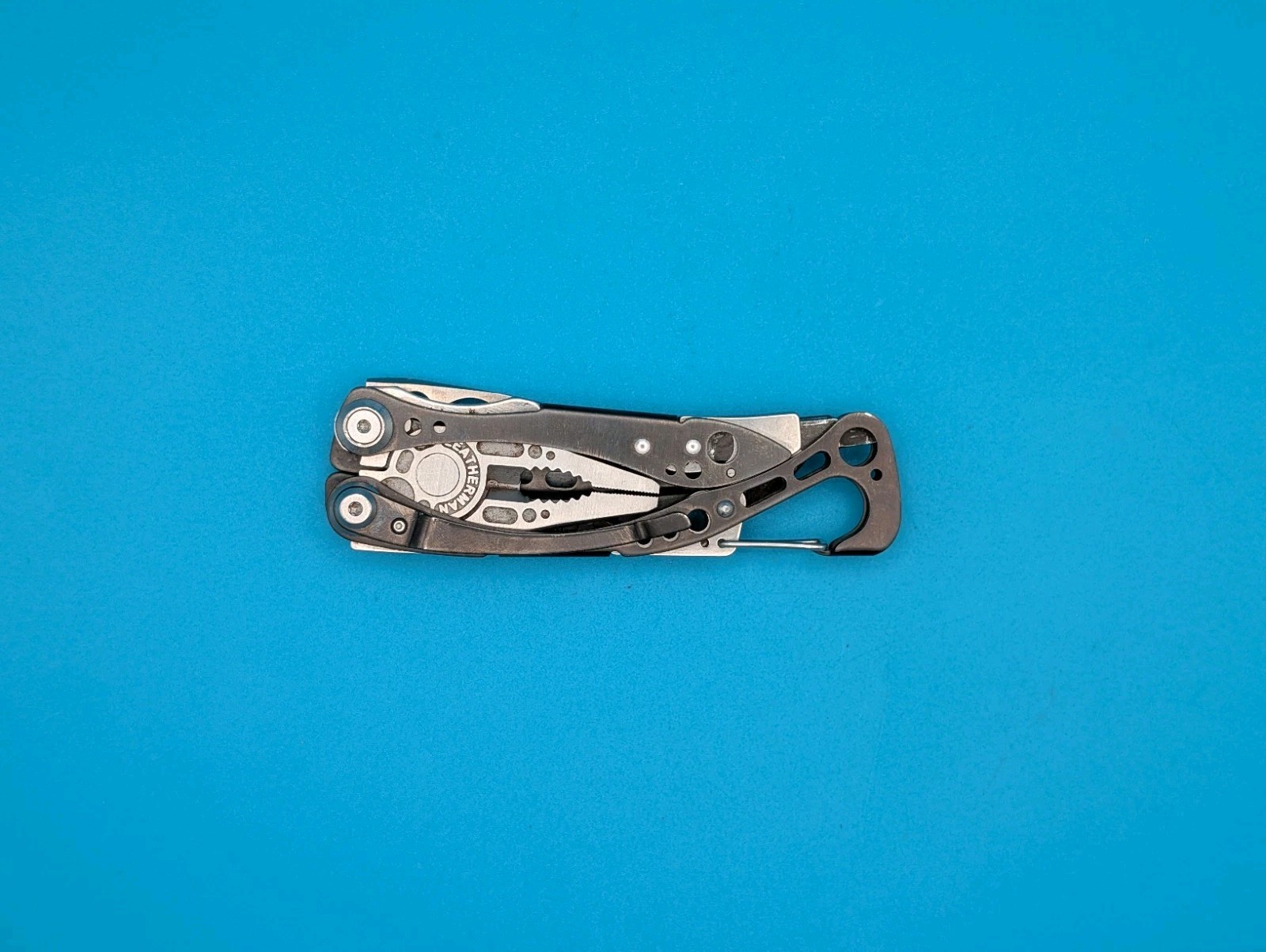 Leatherman Skeletool CX Multitool Plain Edge Knife!