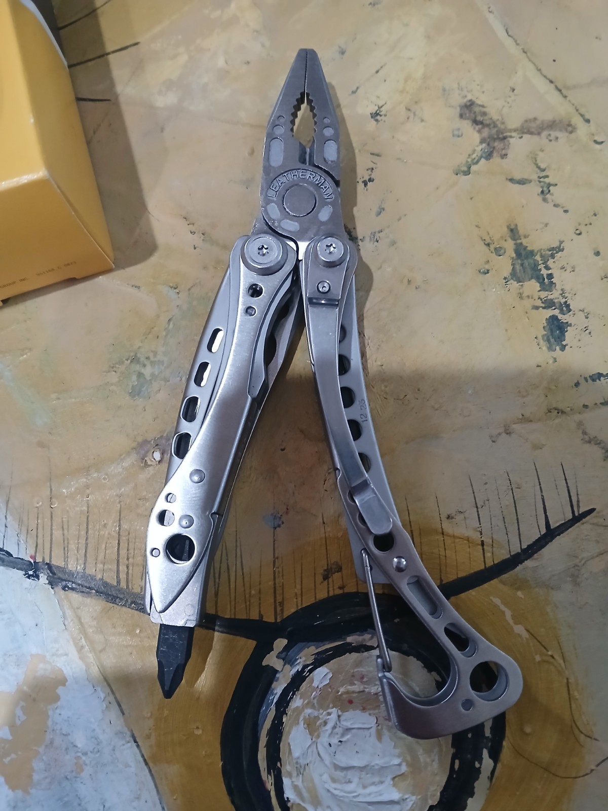 Unused Leatherman Skeletool Multitool- W/ Genuine Brown Leather Sheath USA Boxed