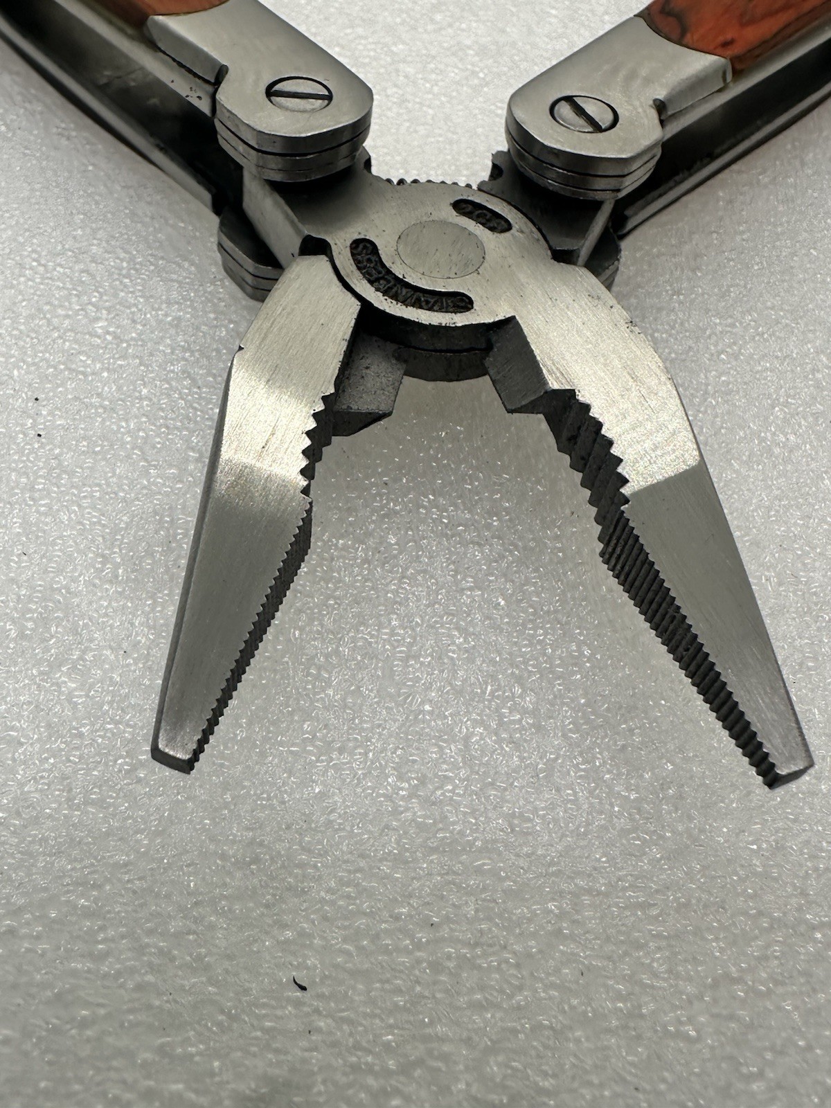 Winchester Wood Inlay Butterfly Opening 12 In 1 Multitool W/ Sheath & Bit Set
