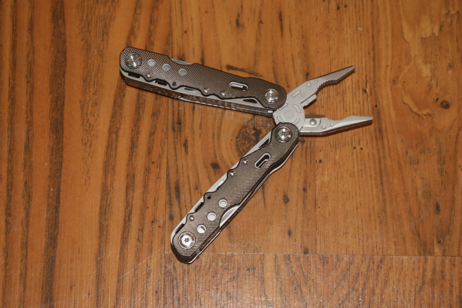 Callahan Pro Series Multi-Tool – 11 Tools – Stainless Steel – #621989