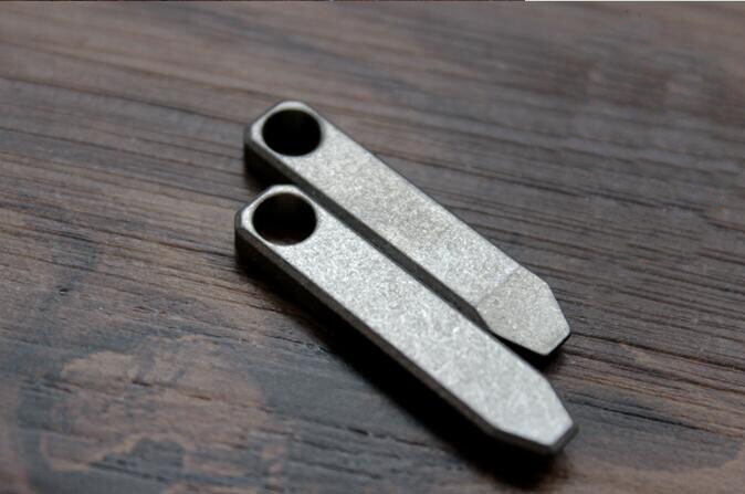 Titanium Mini Crowbar Pry Bar EDC Tool Keychain Knife Paracord Necklace Pendant