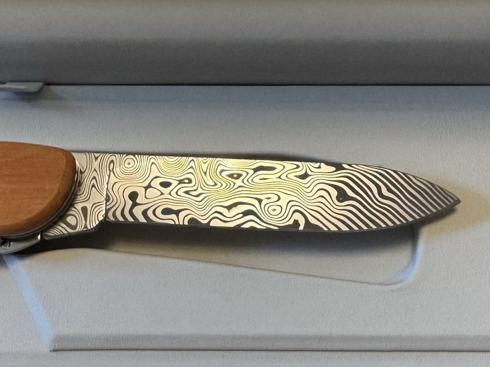 Victorinox Picknicker Damast 2020 Limited Edition Swiss Army Knife (0.8301.J22)
