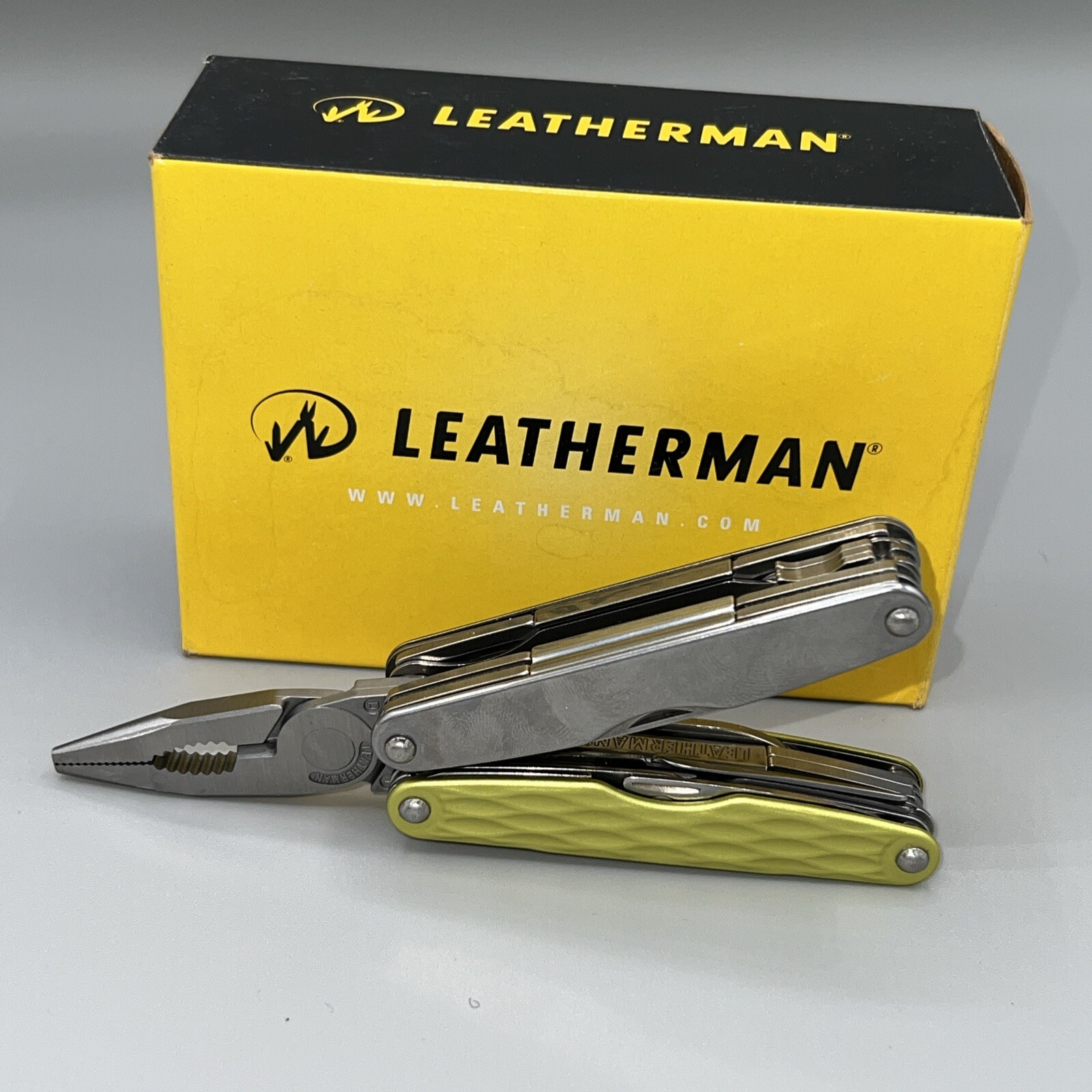 Leatherman Juice XE6 Moss Green 14 Tool w/Sheath Retired Discontinued 831932