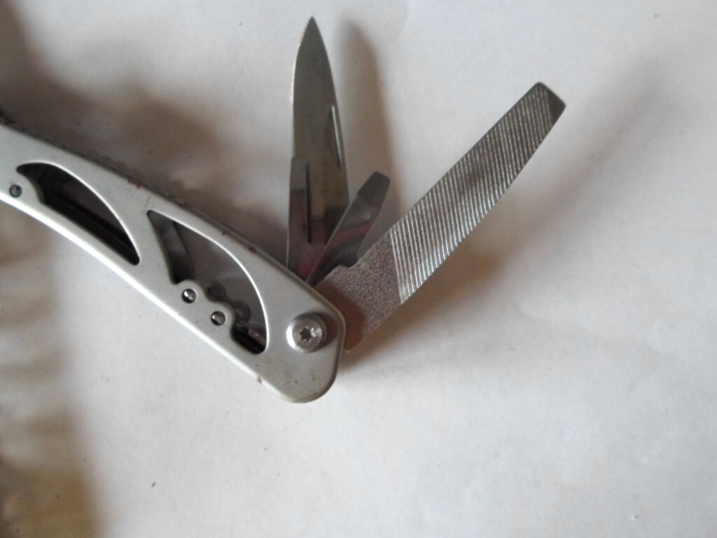 Pretul – Multi Tool Pliers / Screwdriver / Folding Knife / Opener – w/ Sheath