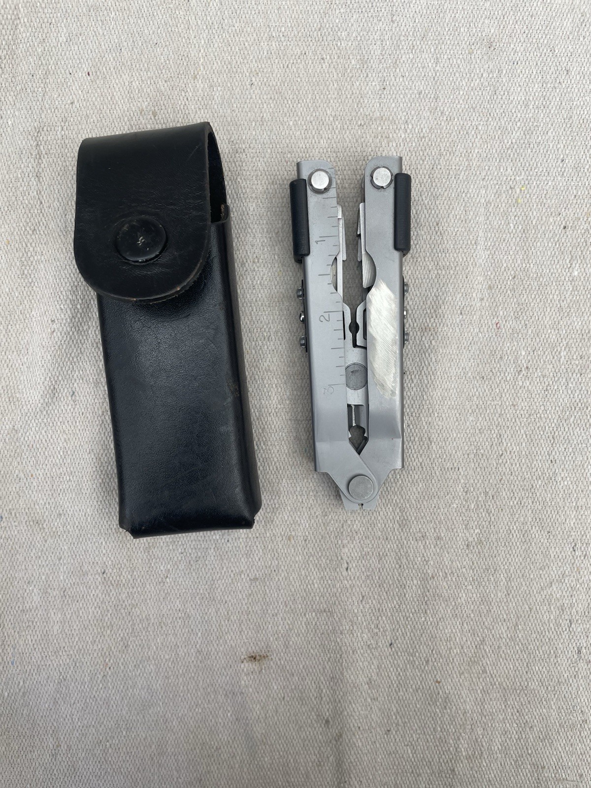 Gerber USA Multi Tool Blunt Nose Pliers Knife W/leather Case