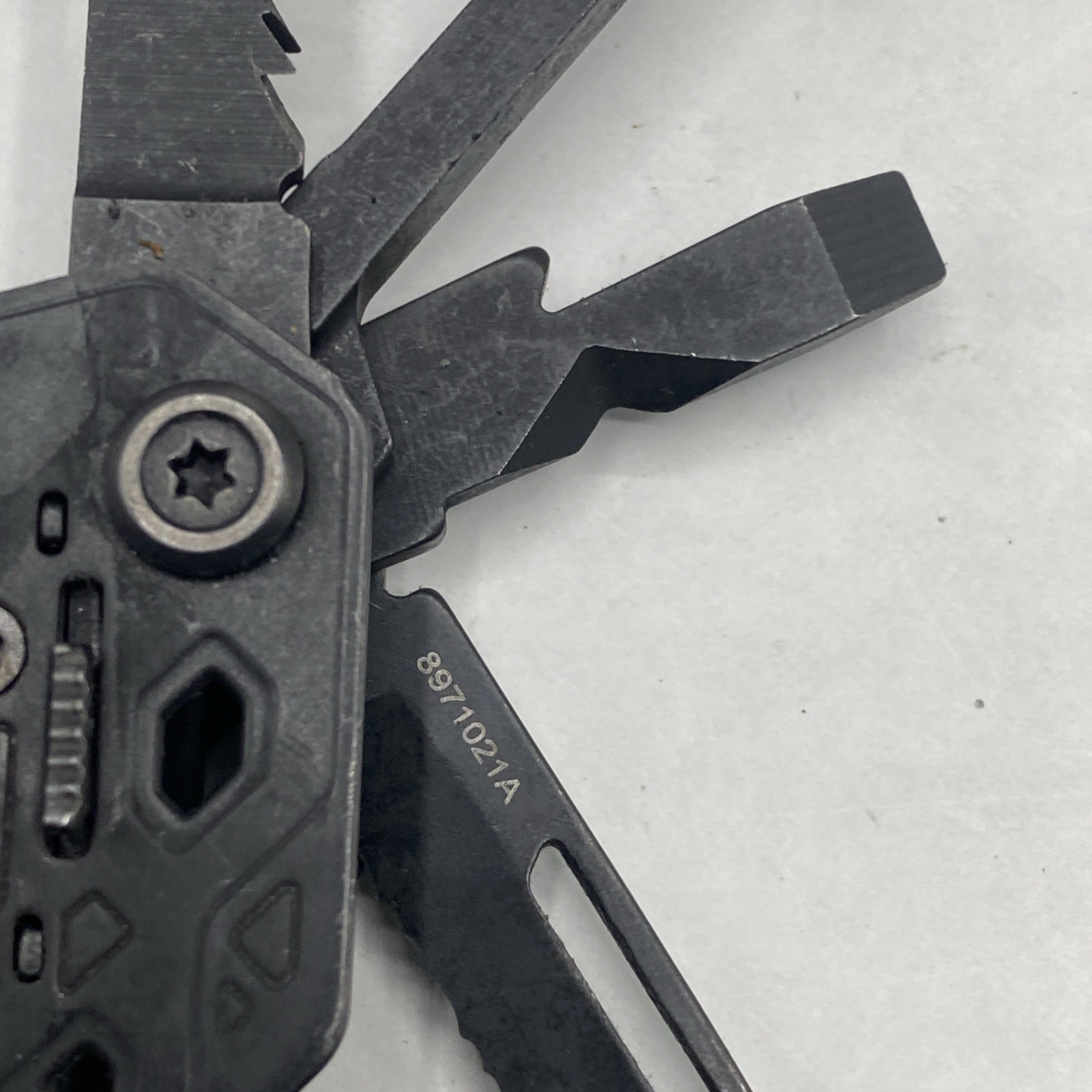 Gerber Truss Multi Tool with Sheath – Black