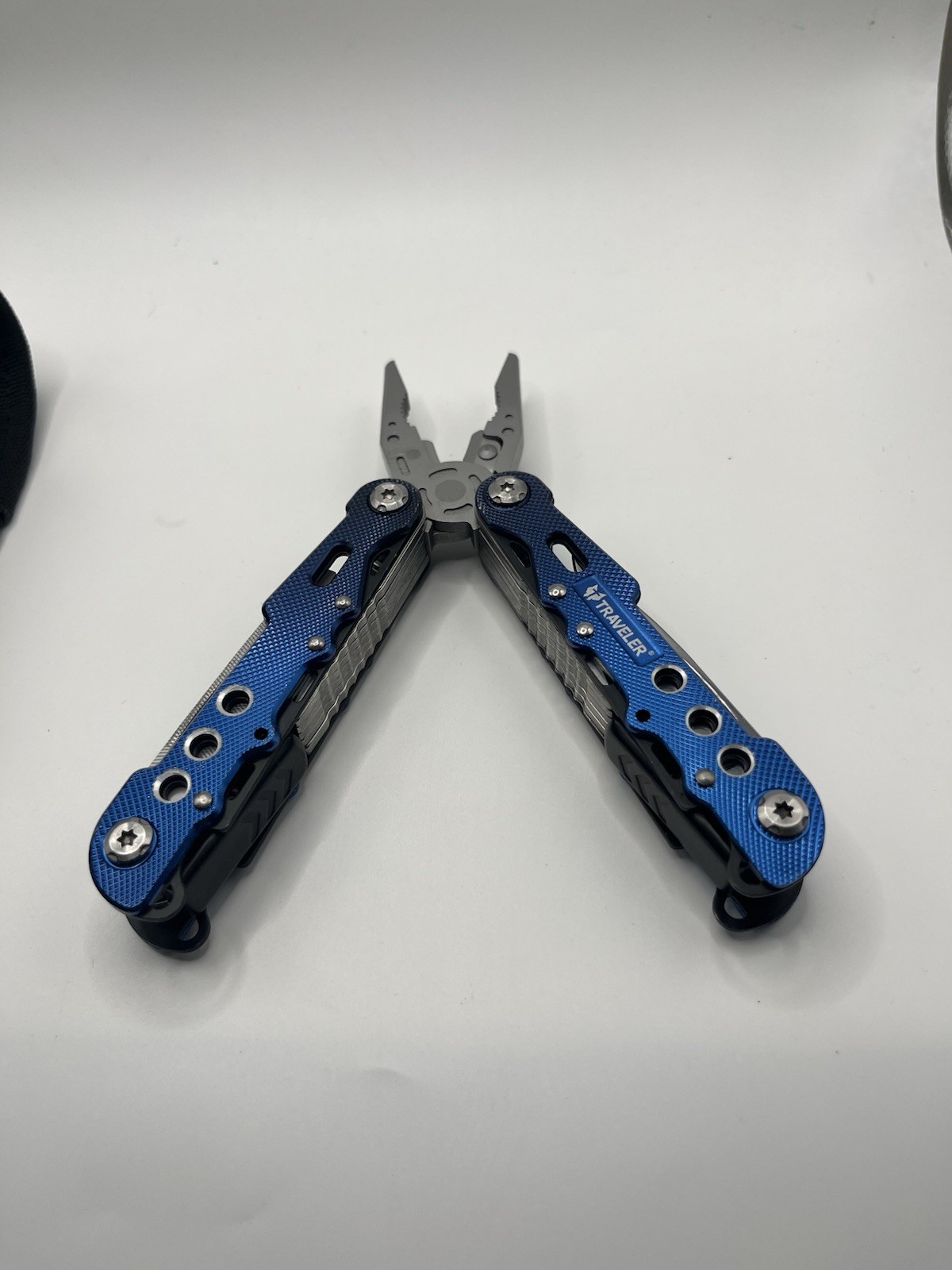 Traveler Multitool Stainless Steel Multi Tool for Men & Women with Case New