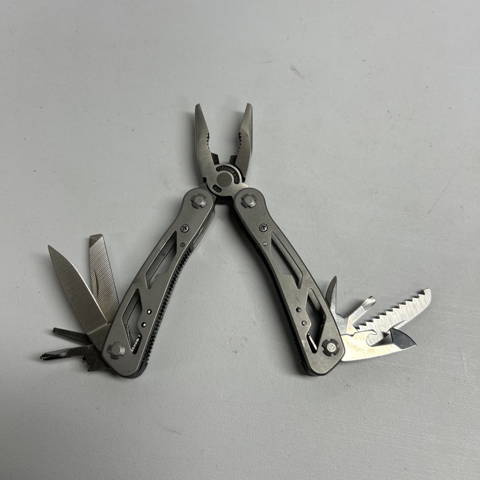 Stanley 12-in-1 Multi-Tool, Stainless, CR2